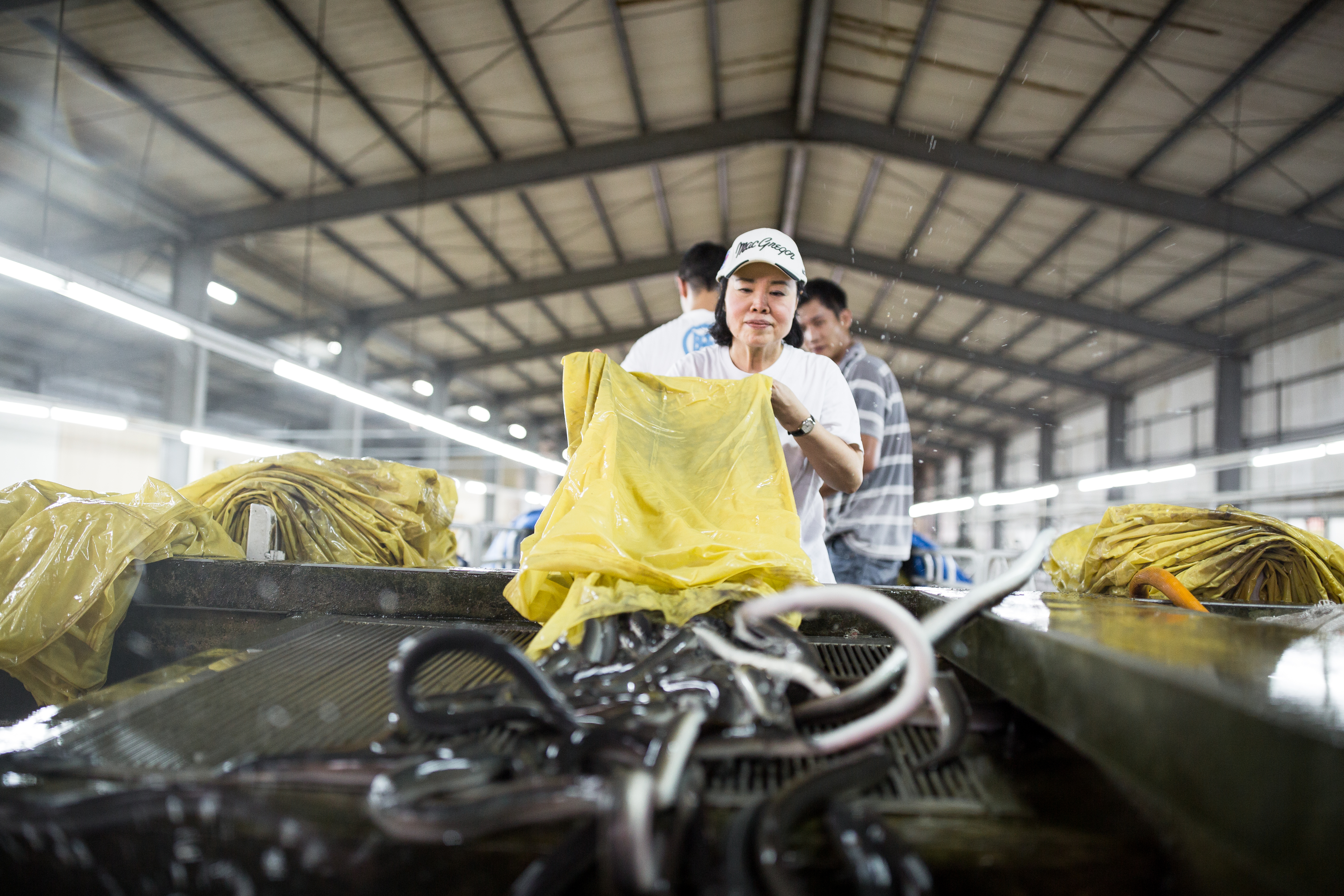 凡事親力親為，郭瓊英靠著驚人的毅力、吃苦耐勞的個性，站穩商場。