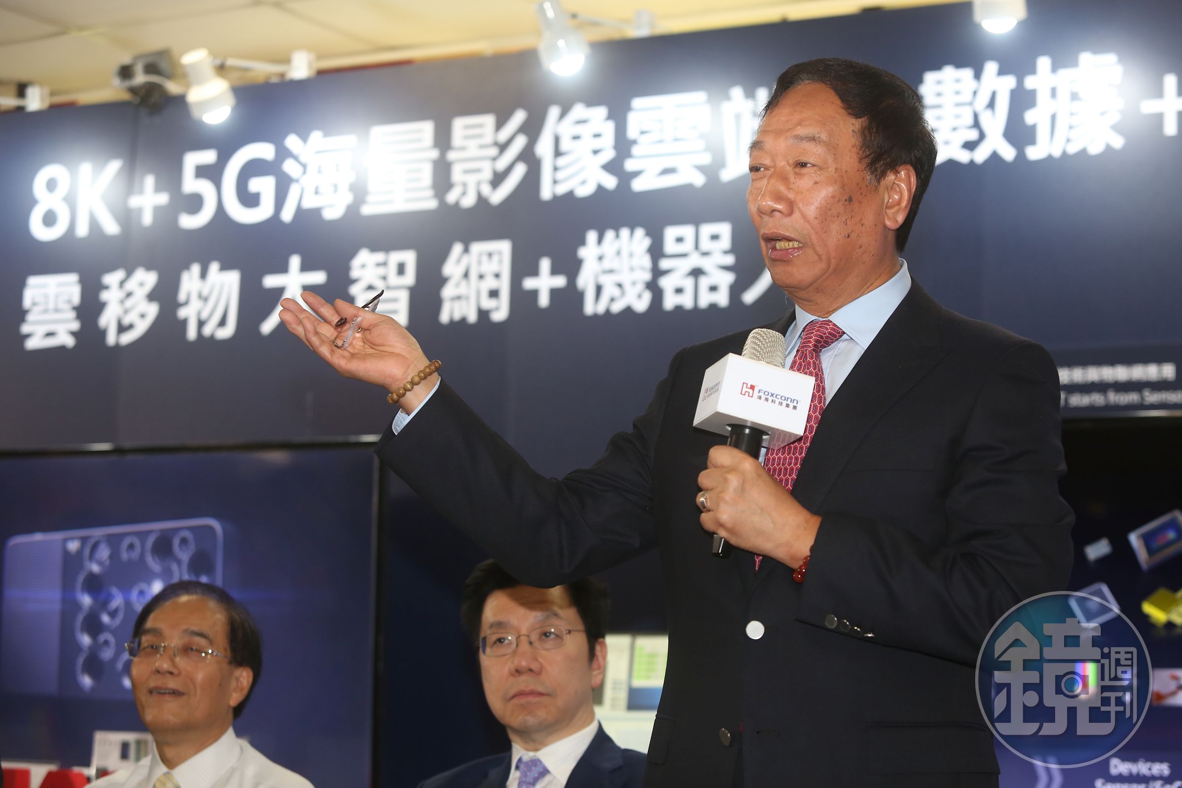 根據《富比士》公佈的2017年全球100大科技富豪榜，鴻海董事長又繼續蟬聯台灣科技首富，淨財富已達到102億美元，暴增超過千億台幣。