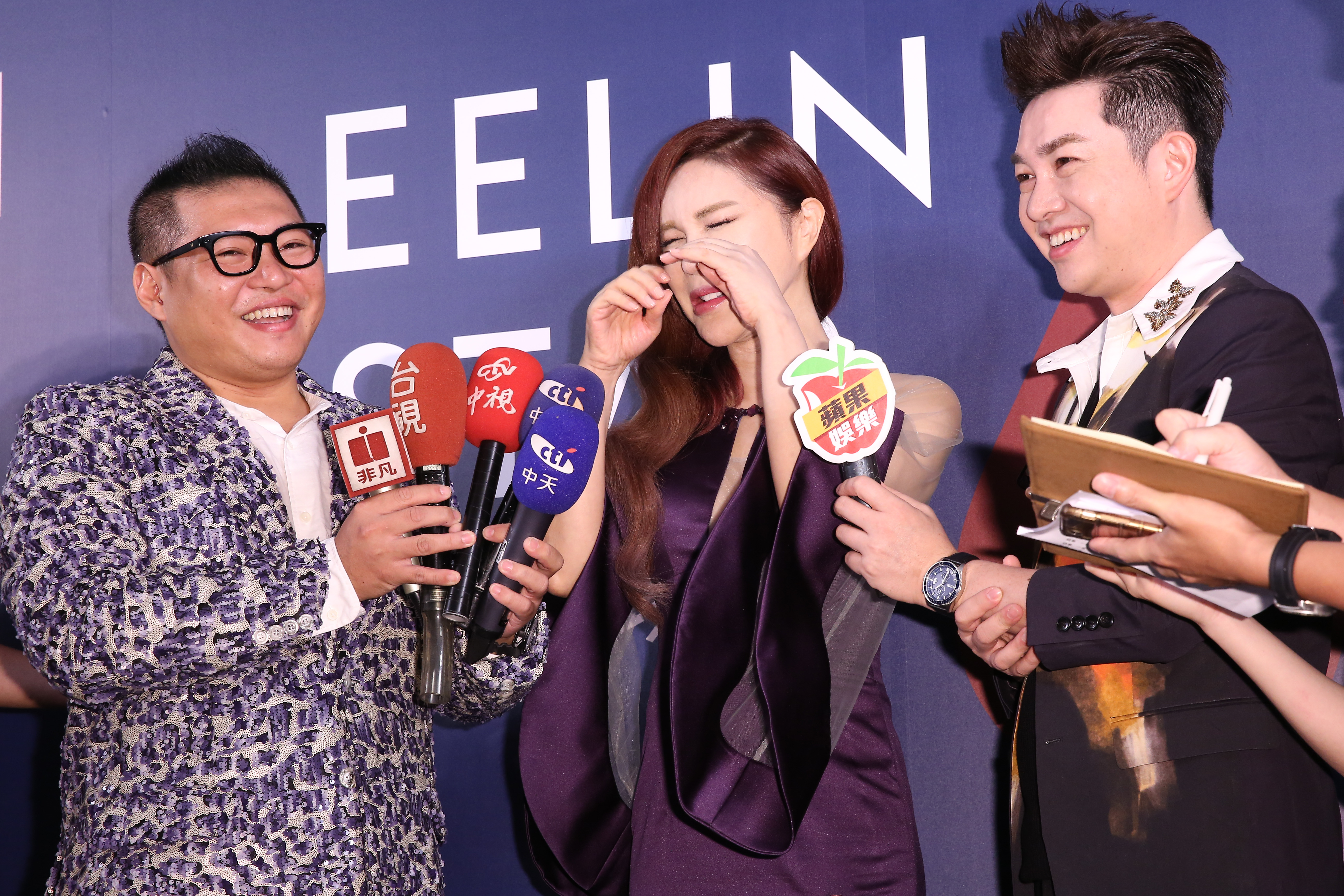 利菁獲知自己沒獲金鐘青睞，說自己在家痛哭，還酸吳宗憲靠腰就入圍金鐘。