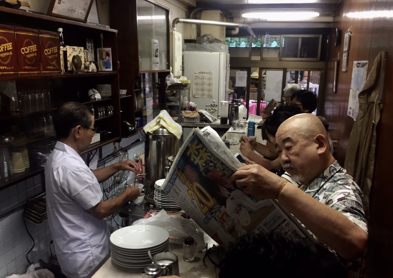 來築地市場內的「愛養珈琲の店」喝咖啡，很能貼近東京日常風情，這裡是我待過理想的咖啡店之一。