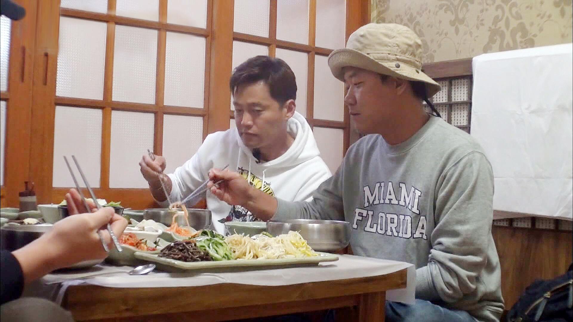 李瑞鎮（左）和羅PD合作多年，無論默契與交情皆不一般。
