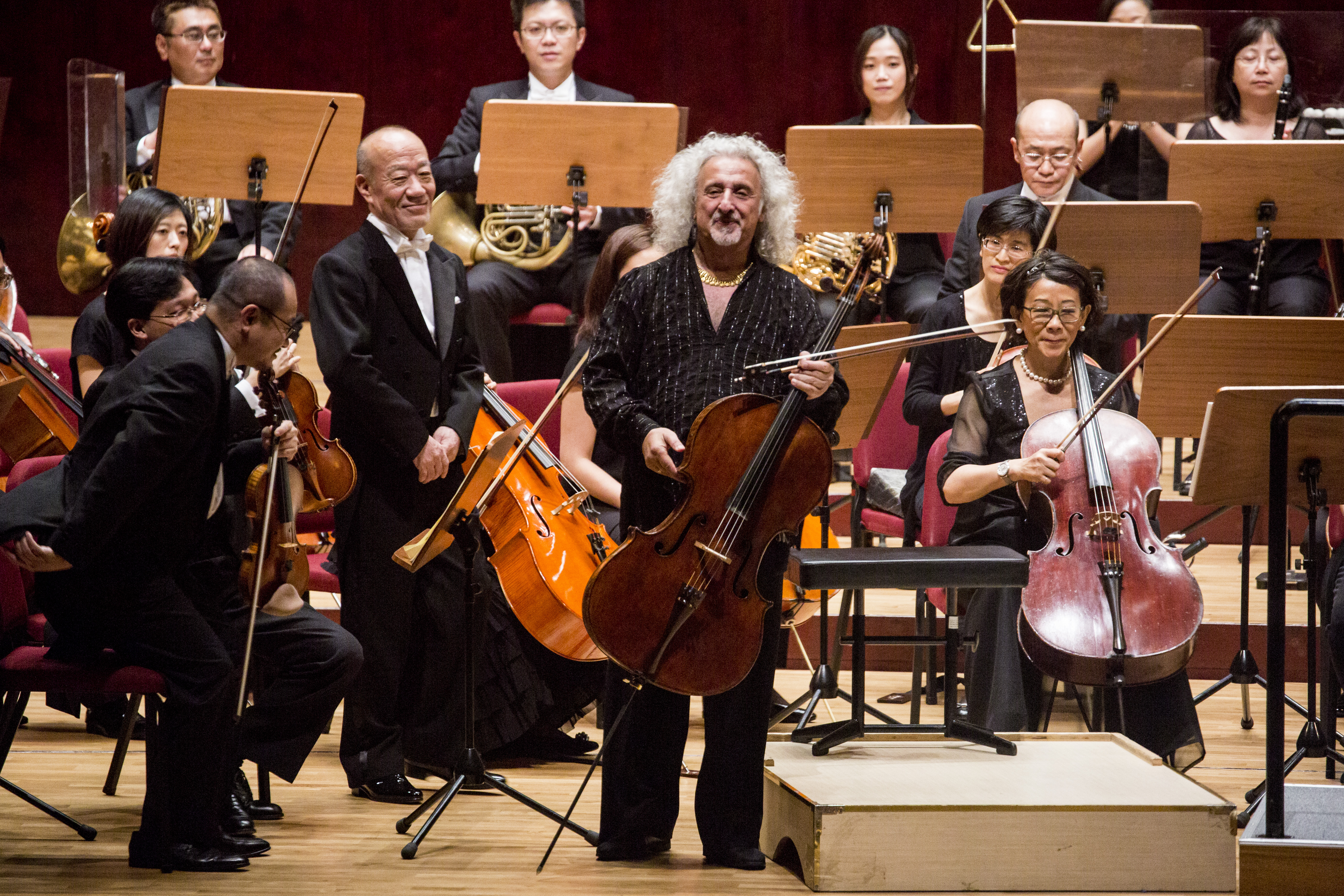 不管是彩排或正式演奏，麥斯基都穿著寬鬆舒適的衣著，他認為服裝的目的應該是讓演奏家能淋漓盡致展現音樂，而非拘泥傳統形式。