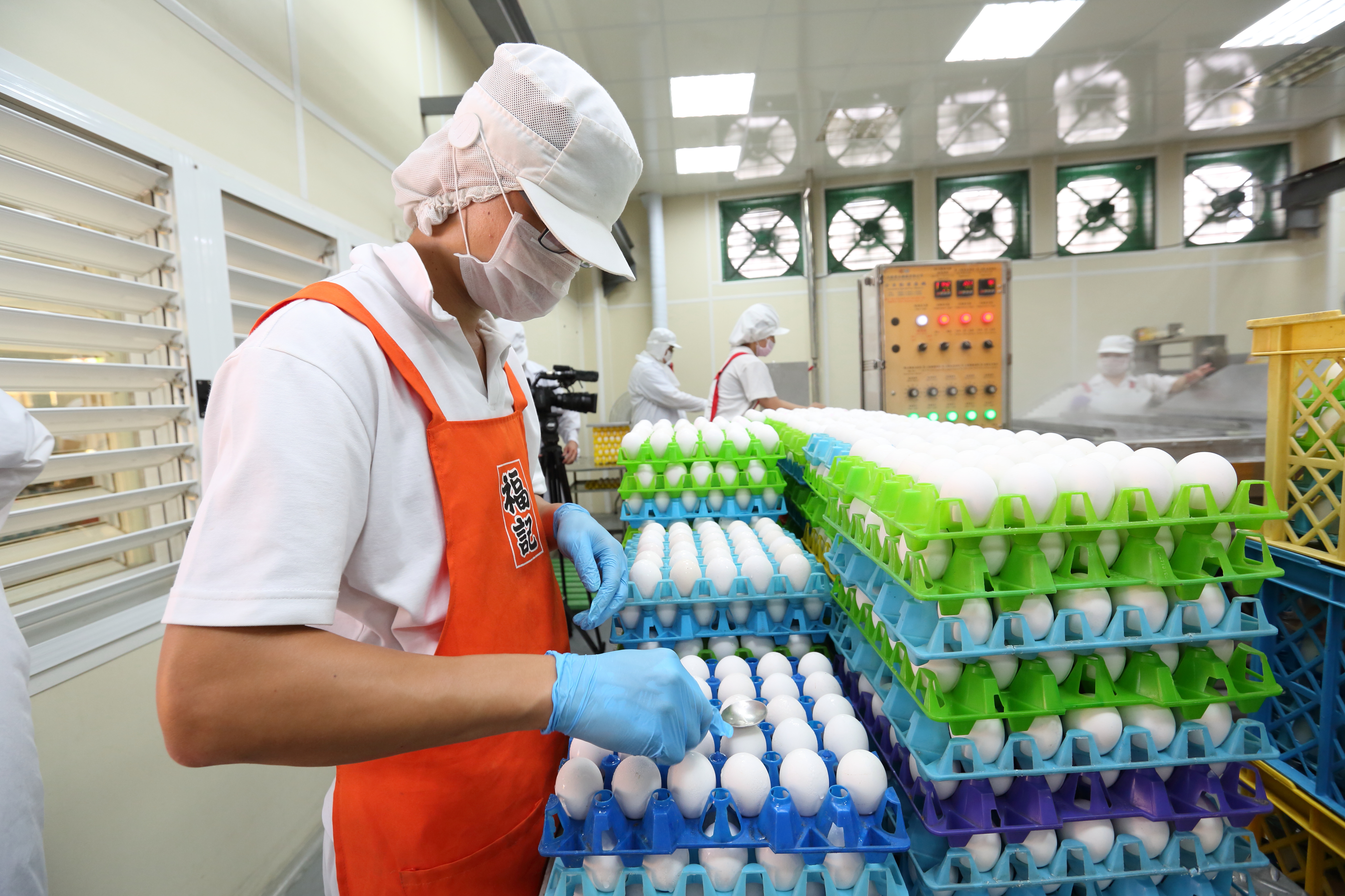 蛋殼顏色、雙蛋黃都與營養成分無關。