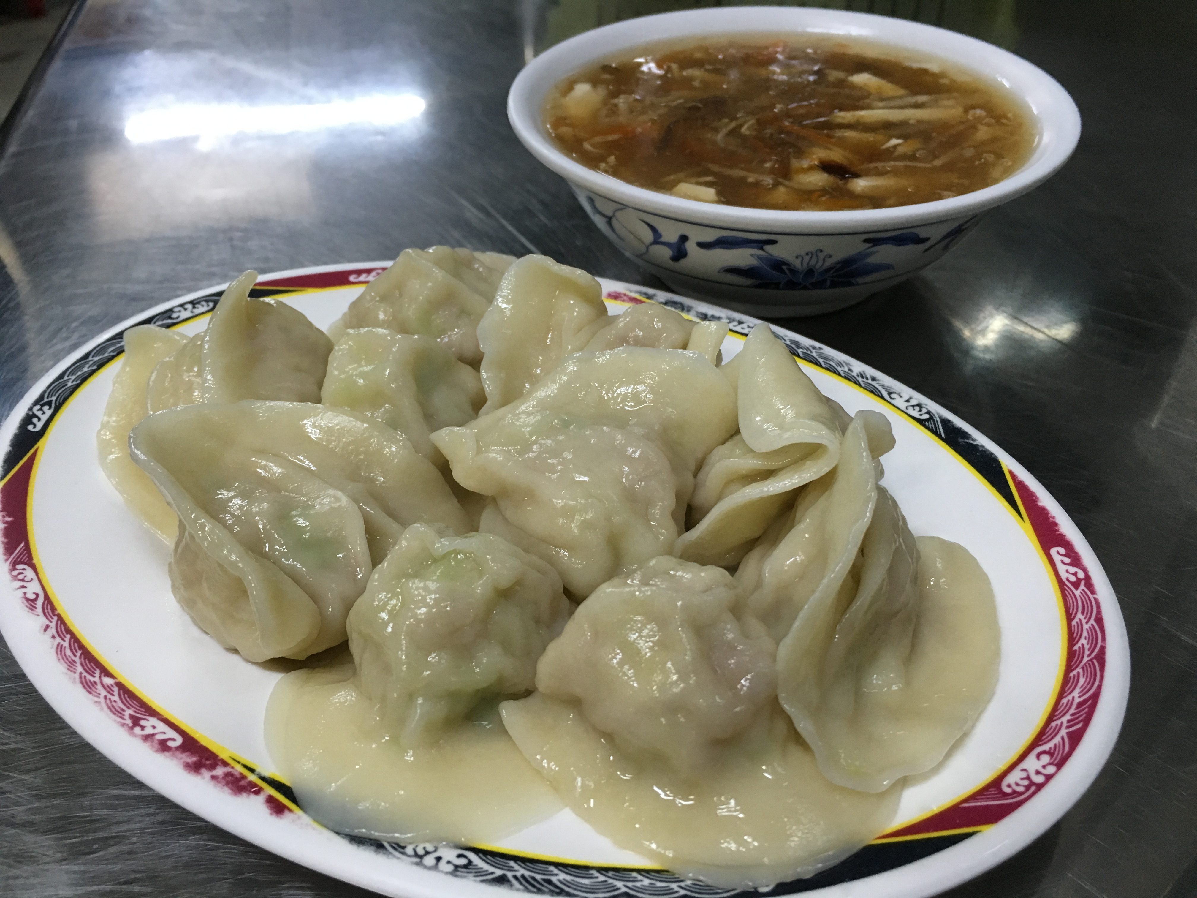 「永和董家水餃」的餃子，外皮剔透彈Q是一大特色。（5元／粒）