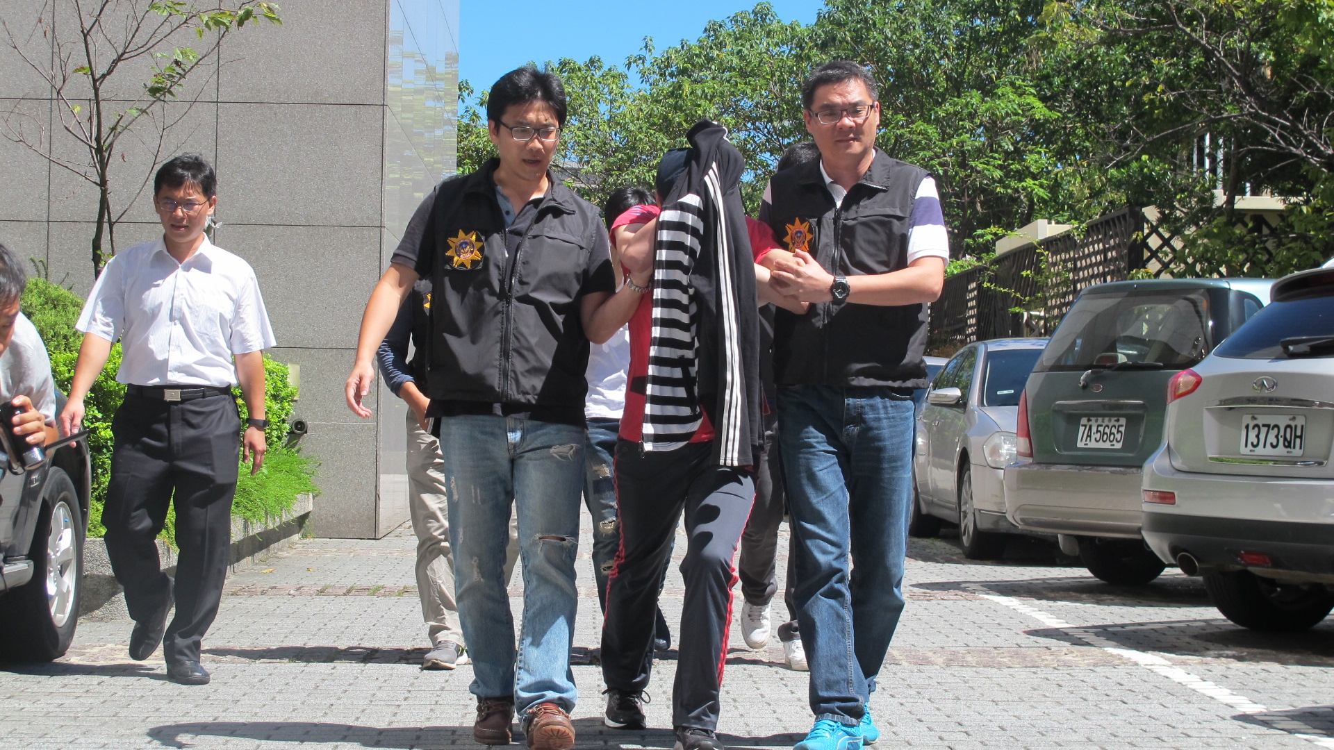 爭議人物黃琪盜刷Apple Pay，又遭刑事局逮捕。