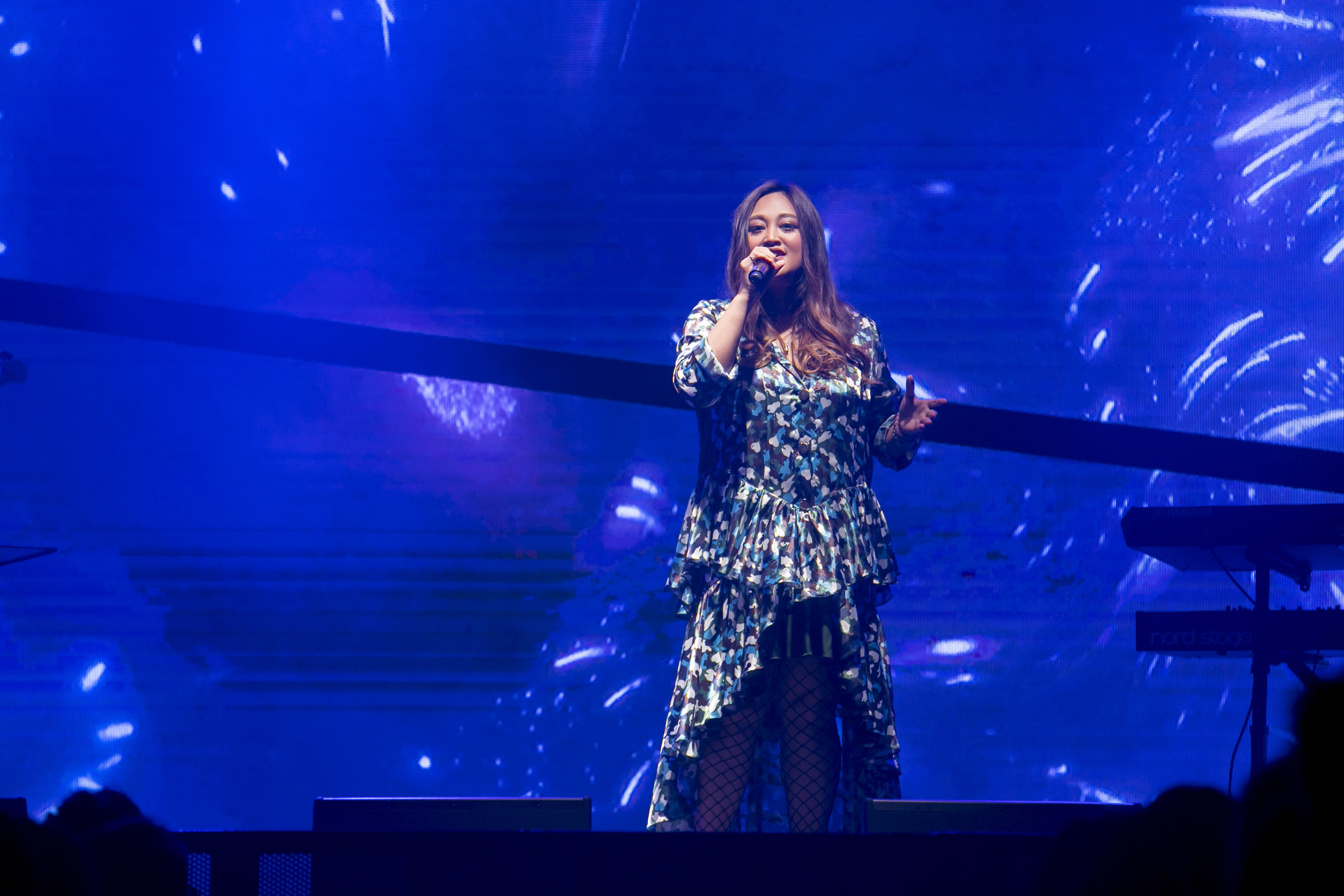 家家在香港開唱，特別選唱張學友的粵語歌《李香蘭》，獲得觀眾大讚。