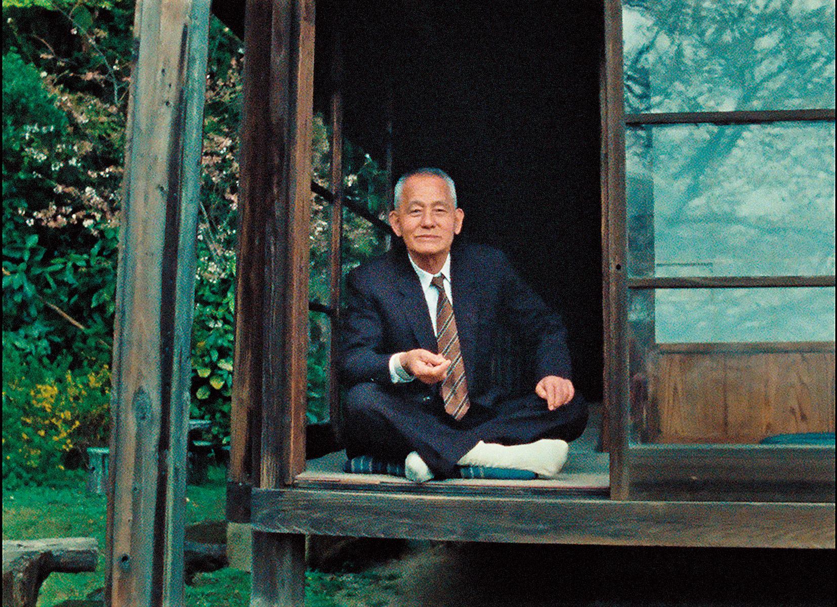 把小津安二郎視為偶像的文溫德斯，親自跑到日本去追尋小津過往的足跡，也訪問了小津的電影班底。（甲上提供）
