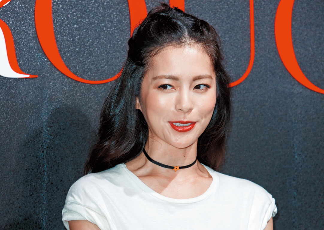 任容萱出席Dior For Love「搖滾你的唇」派對，她的唇部活動則頗有鄉土劇惡女的氣勢。