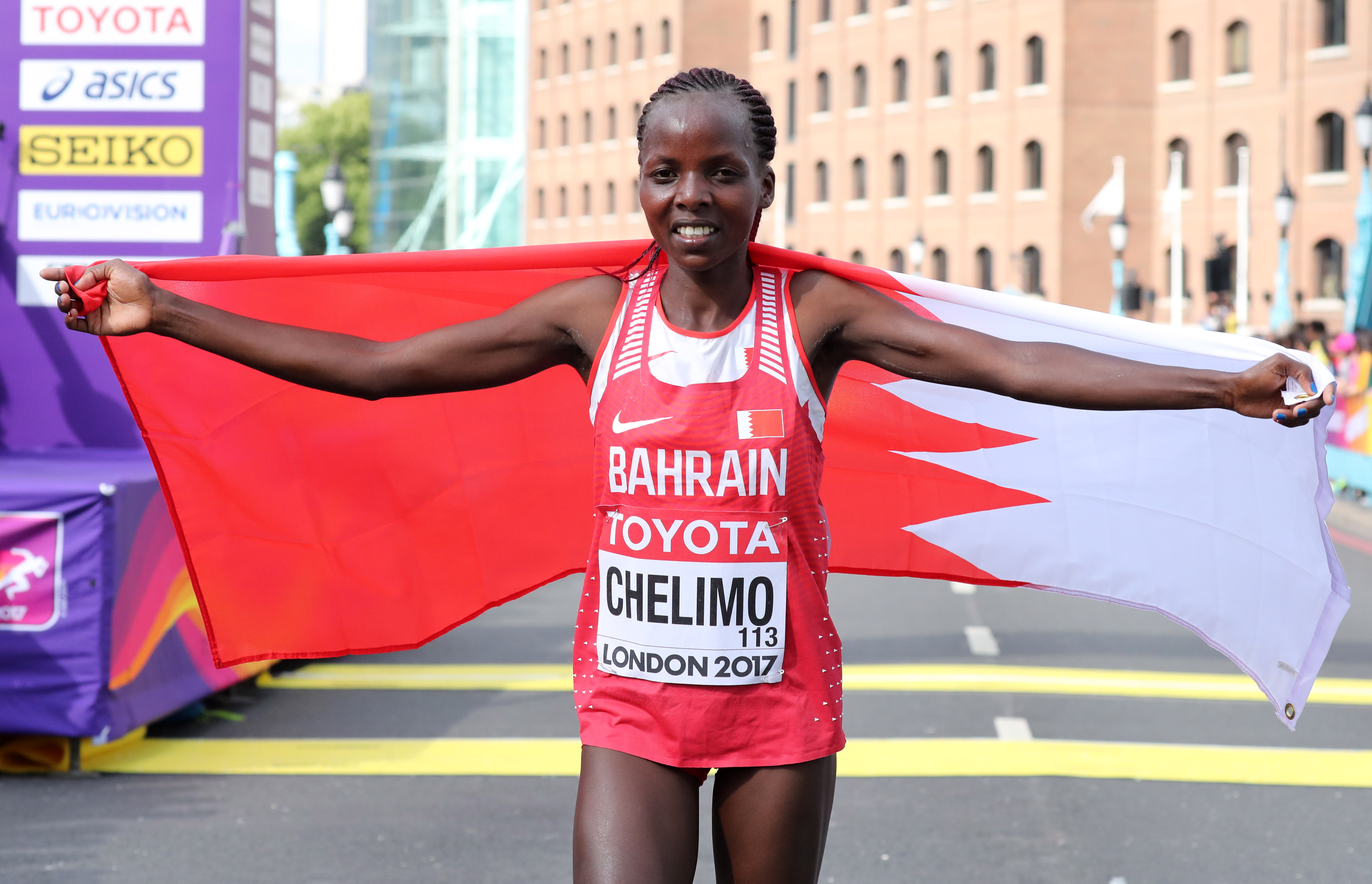 長跑冠軍的超強耐力，或許要歸功於他們體內腸道微生物。圖為今年在波士頓馬拉松冠軍，巴林選手羅絲•切里默。（東方IC）