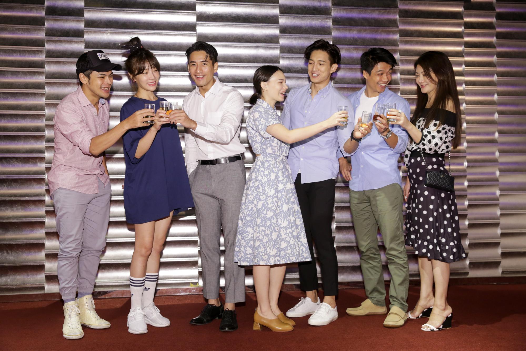 《鑑識英雄2》28日舉行殺青感謝宴犒賞員工和演員,主要演員到一起慶祝。