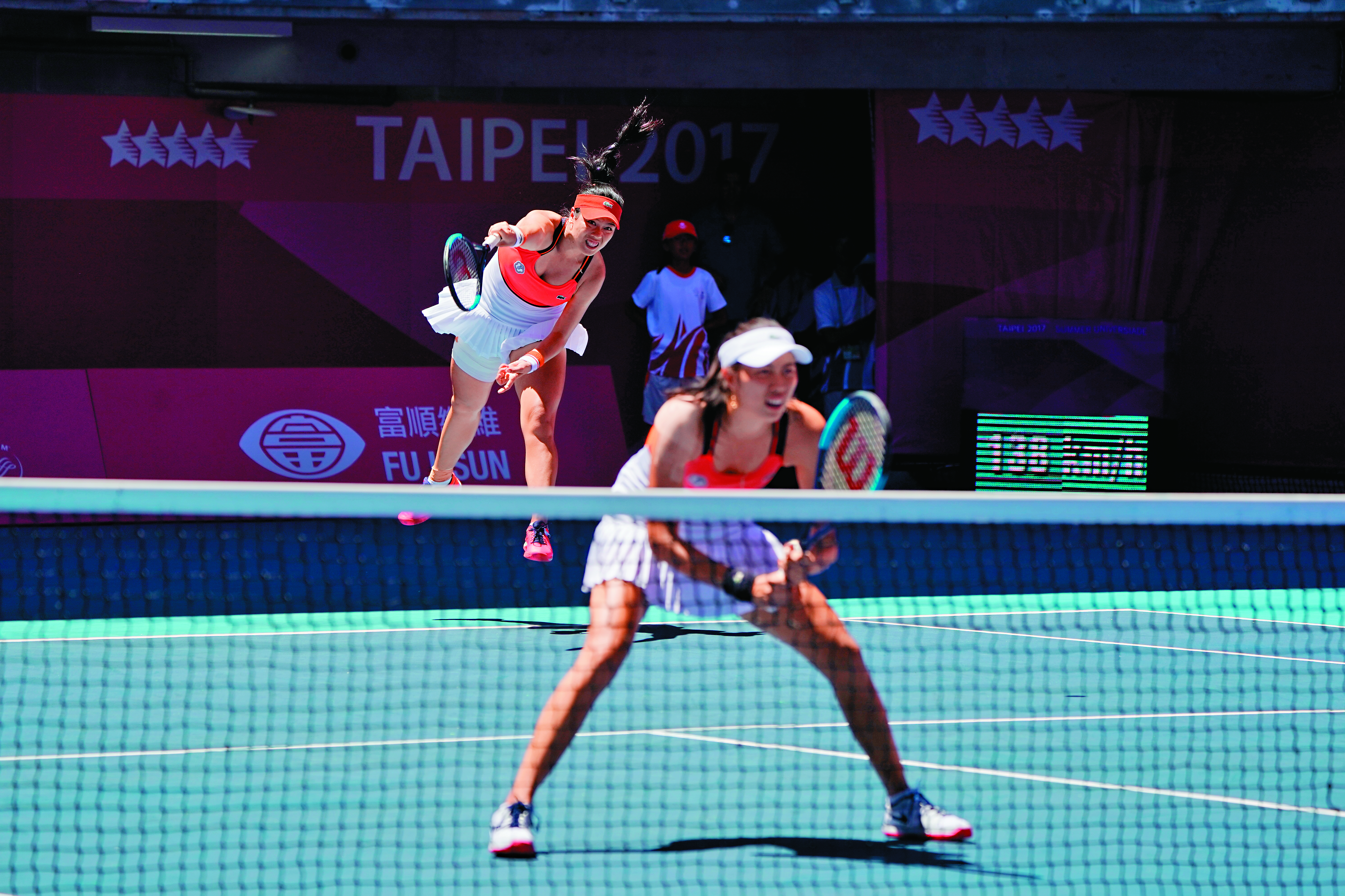 世大運網球女雙金牌，詹詠然、詹皓晴。