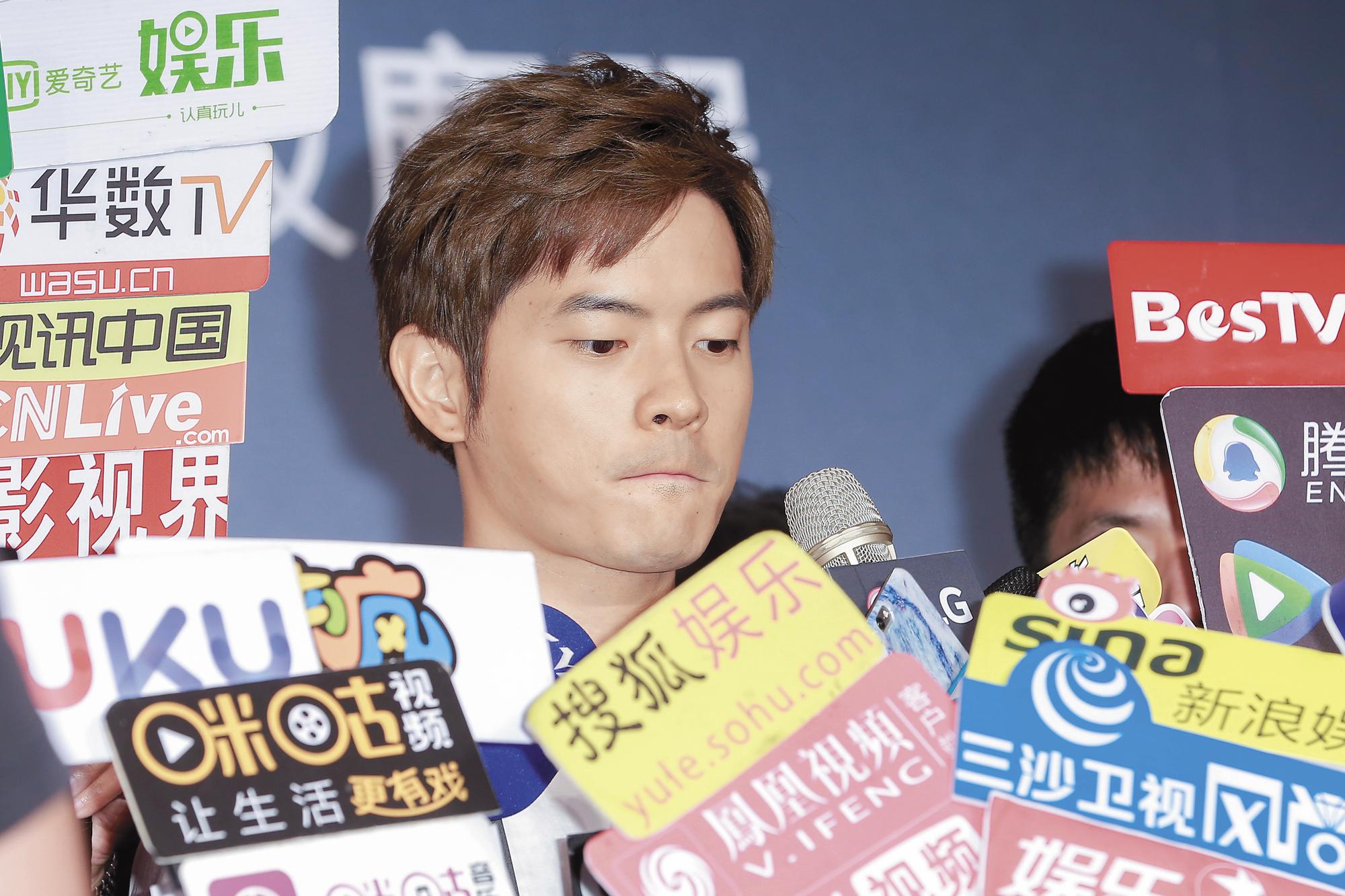 宥勝在風波之後出席活動，承認「做」過讓黃子佼不高興的事情。如今更傳已婚的他因此讓老婆大怒，家庭革命沸沸揚揚ing。