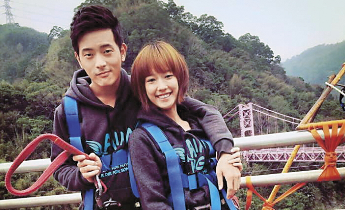 宥勝曾在臉書上大大方方放了跟孟耿如肉體親暱的照片，但當時他根本已經播種經紀助理小嫺成功。（翻攝自宥勝臉書）