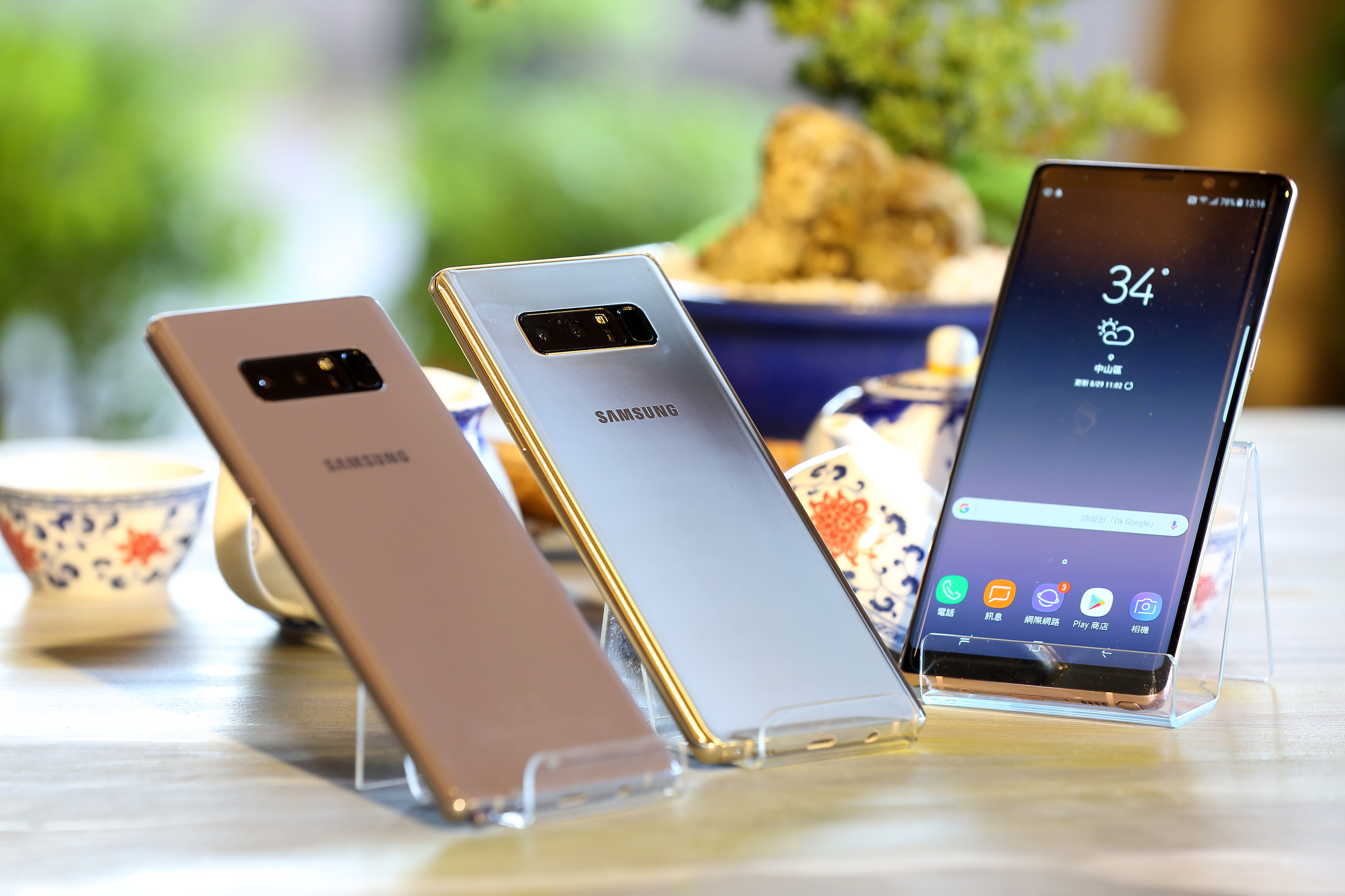 為了讓Note粉能夠輕鬆買新機皇，三星也祭出手機舊換新（指定舊機換購更最高折抵8,000元），免費延長保固一年，以及刷卡購機享有分期0利率等方案。