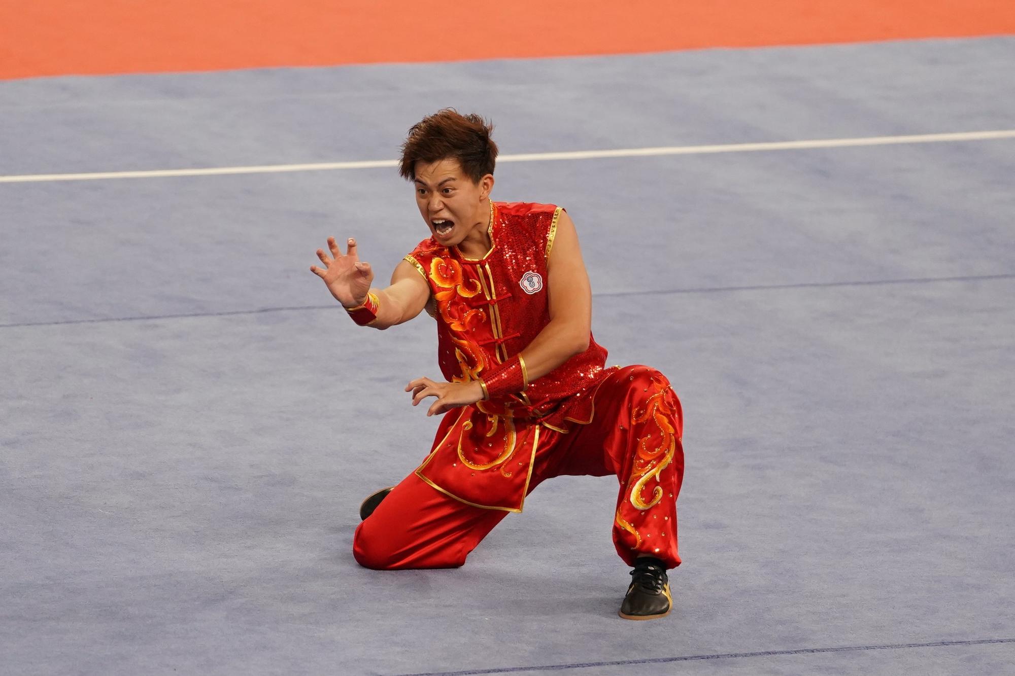 許凱貴以南拳9.56分,南棍9.62分獲得金牌圖。(大專體總)