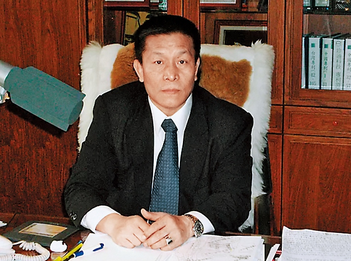 海天保全董事長葉海瑞也是中泰花園都更主導者之一,曾因製造假債權迫住戶搬家遭判刑1年8個月。(翻攝自海天保全網站)