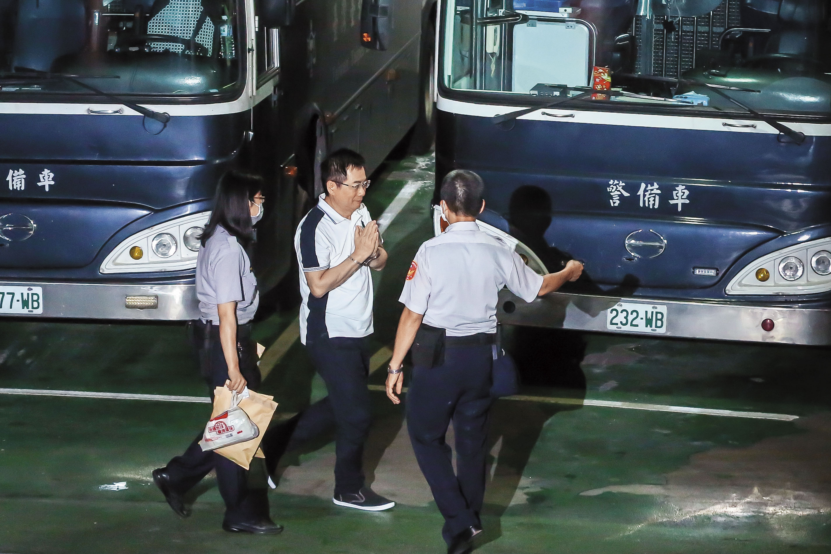 蔡正元因中影案遭收押,由他擔任董事長的基金會成了黨內棘手難題。
