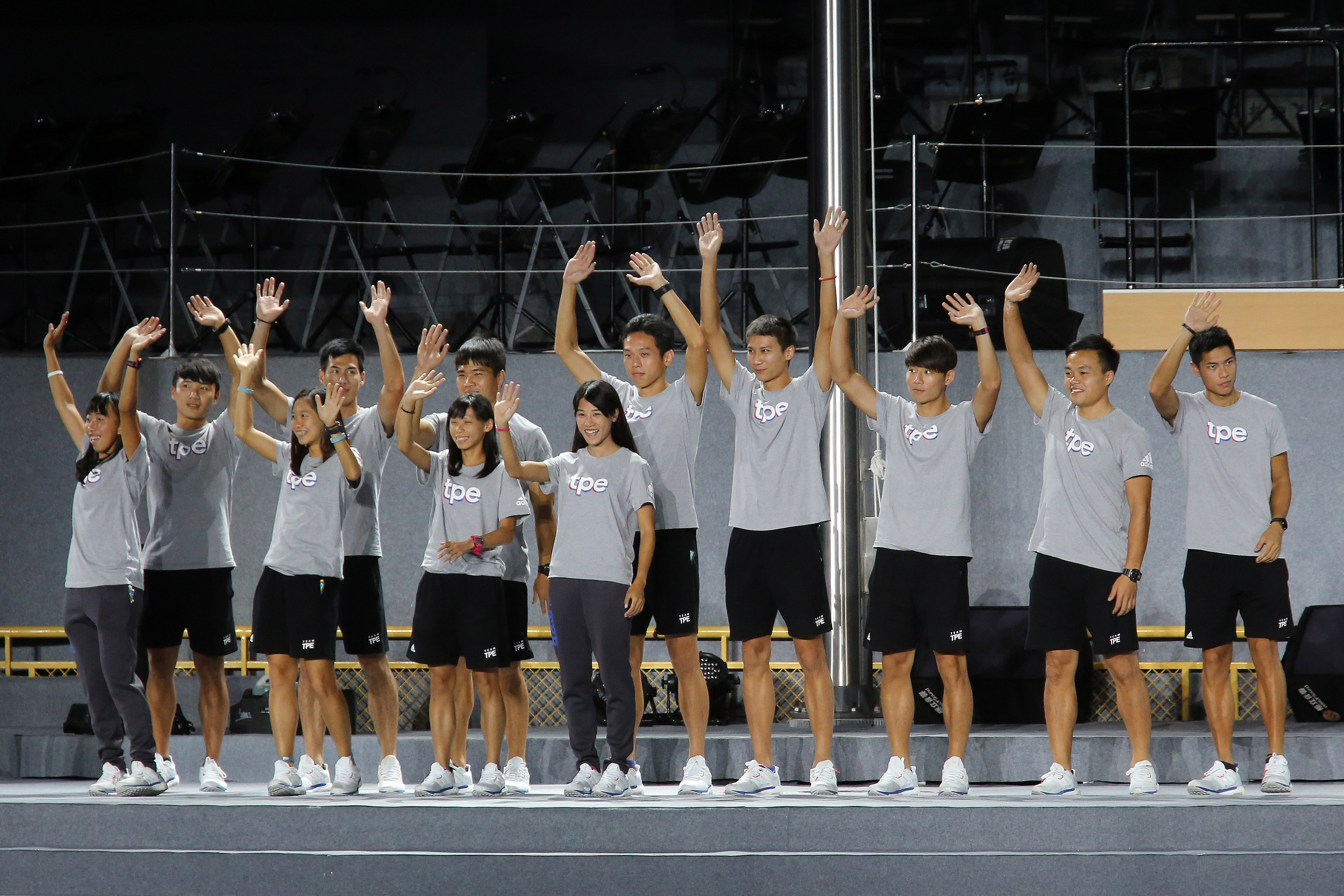 本次世大運台灣英雄，一起現身接受民眾歡呼。