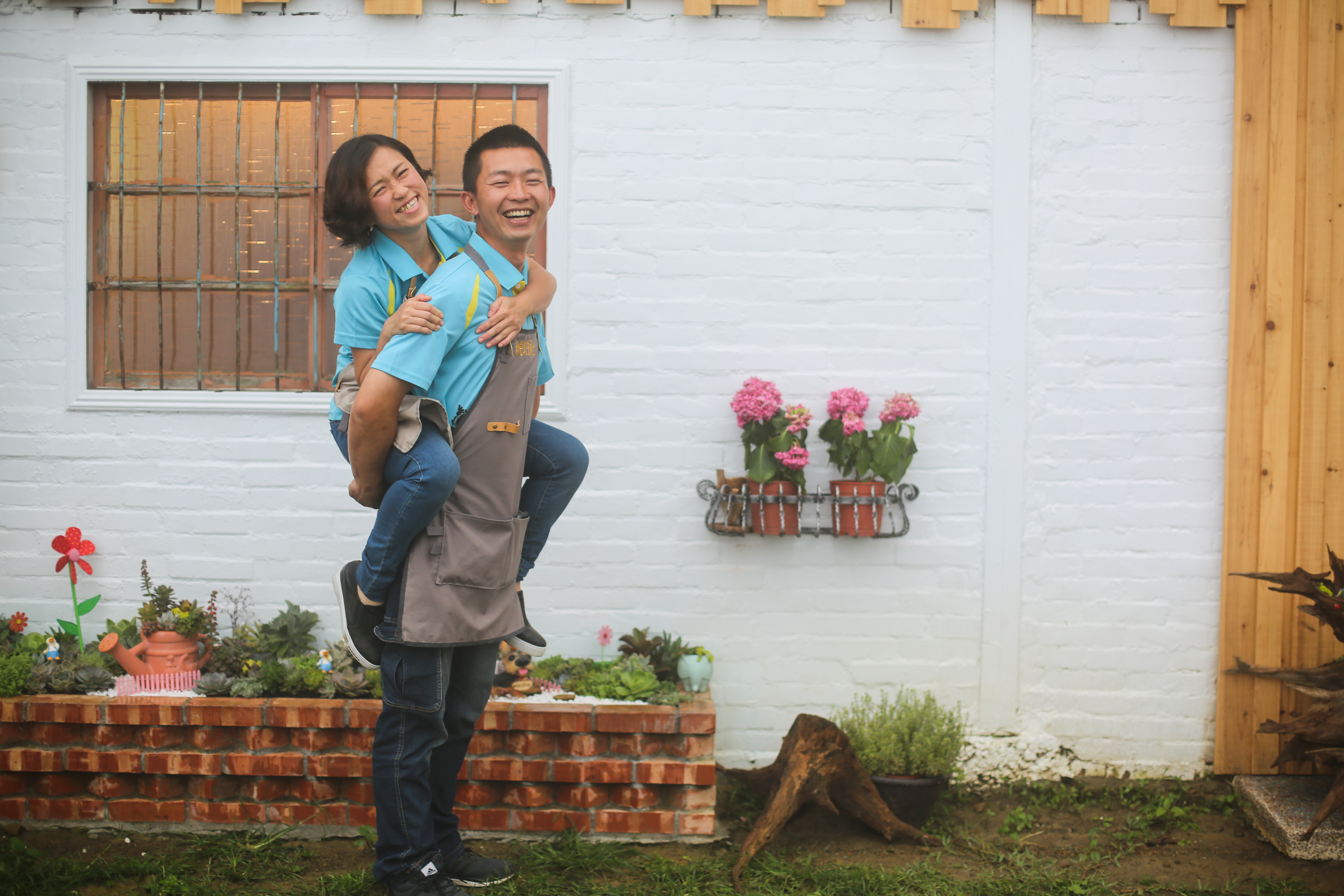 陳合德與楊瀅玉在阿里山訂情，攜手打造咖啡館。