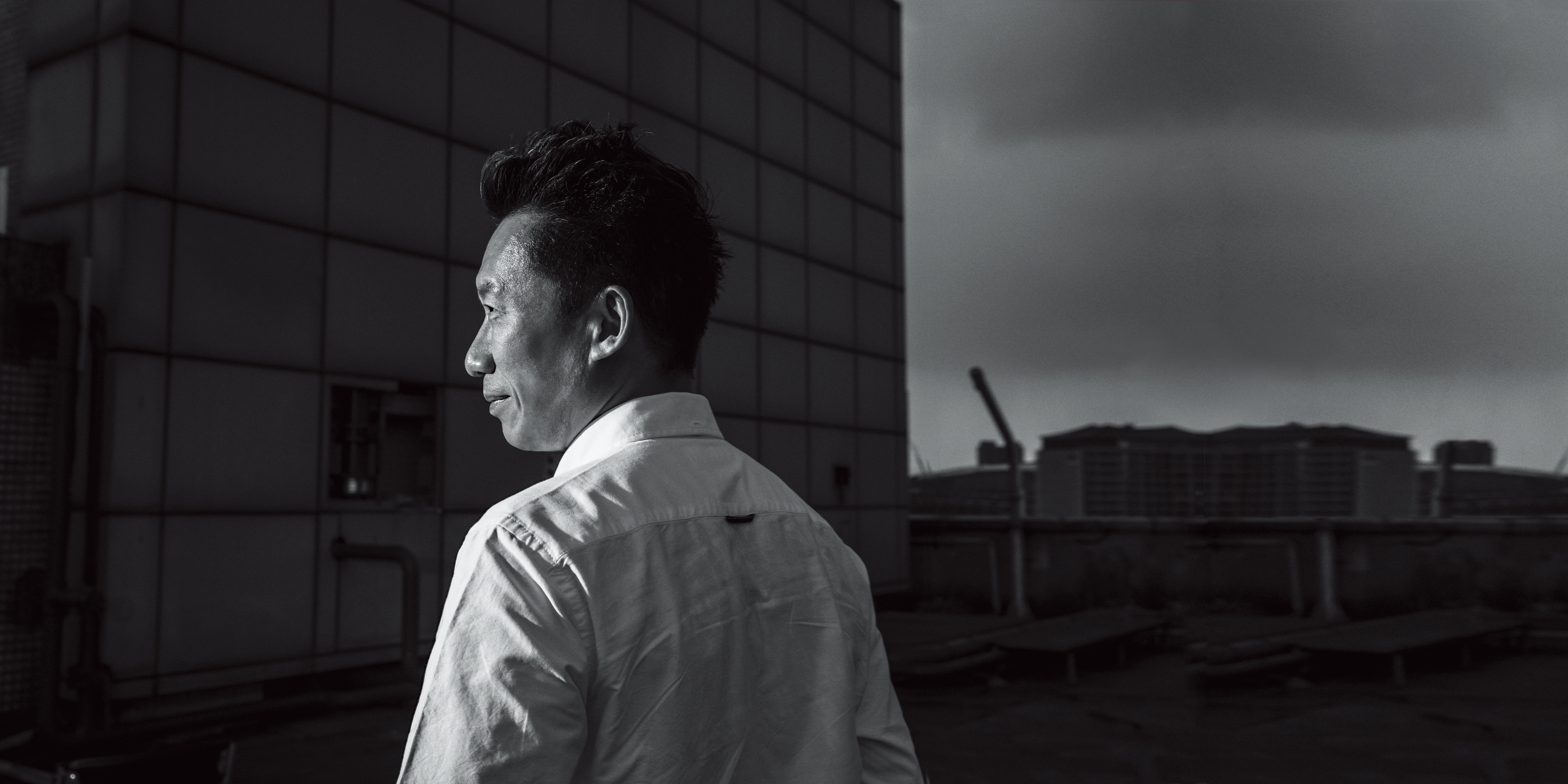 主動擁抱網路世代,製作網路節目,郭子乾認為說不定網紅的表演方式才是主流。