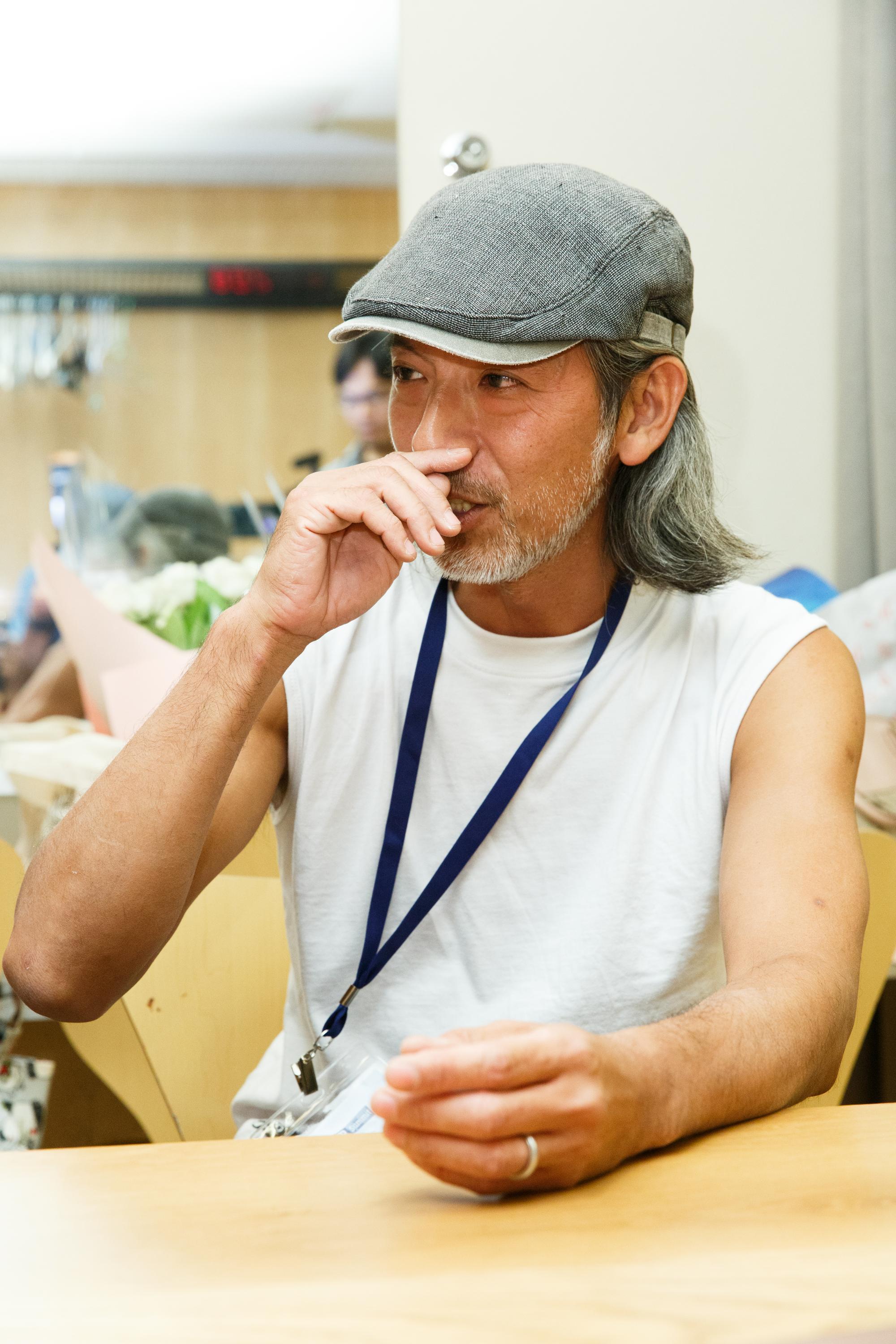 聽到媒體詢問原本齊柏林導演約好要來看首映一事,導演袁緒虎傷感hold不住,要走出休息室調整情緒。