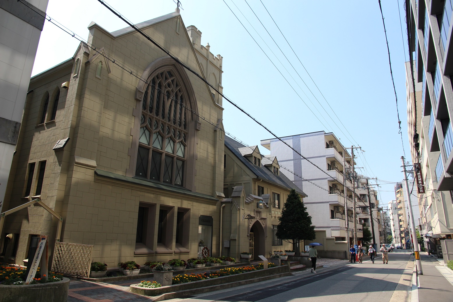 外觀看起來莊嚴神聖的教堂，其實是烘焙坊和咖啡店。