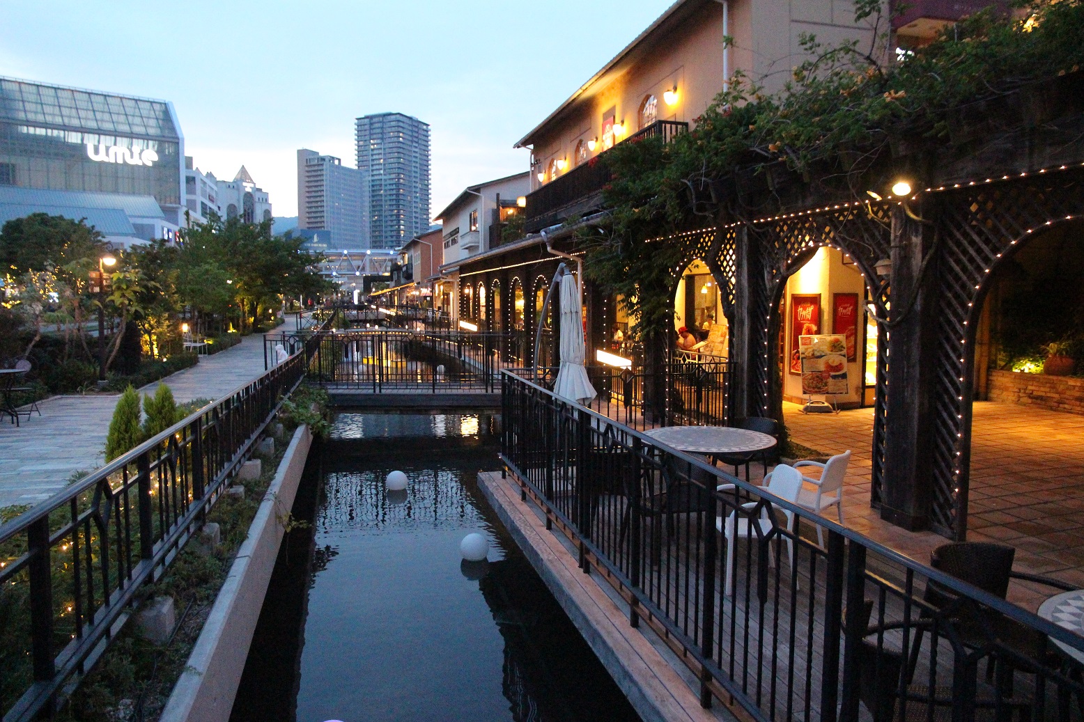 神戶港樂園的夜間，點燈後特別有氣氛。