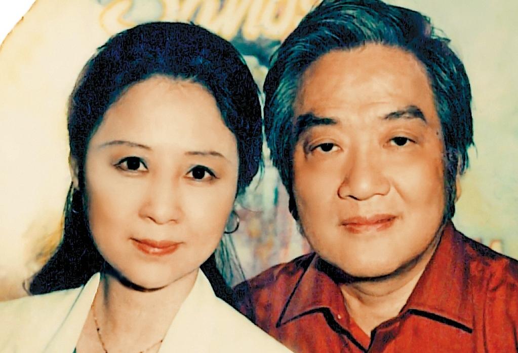 瓊瑤(左)和平鑫濤(右)結縭36年,結識時2人各有婚姻,相戀16年才終於修成正果。(天下文化提供)