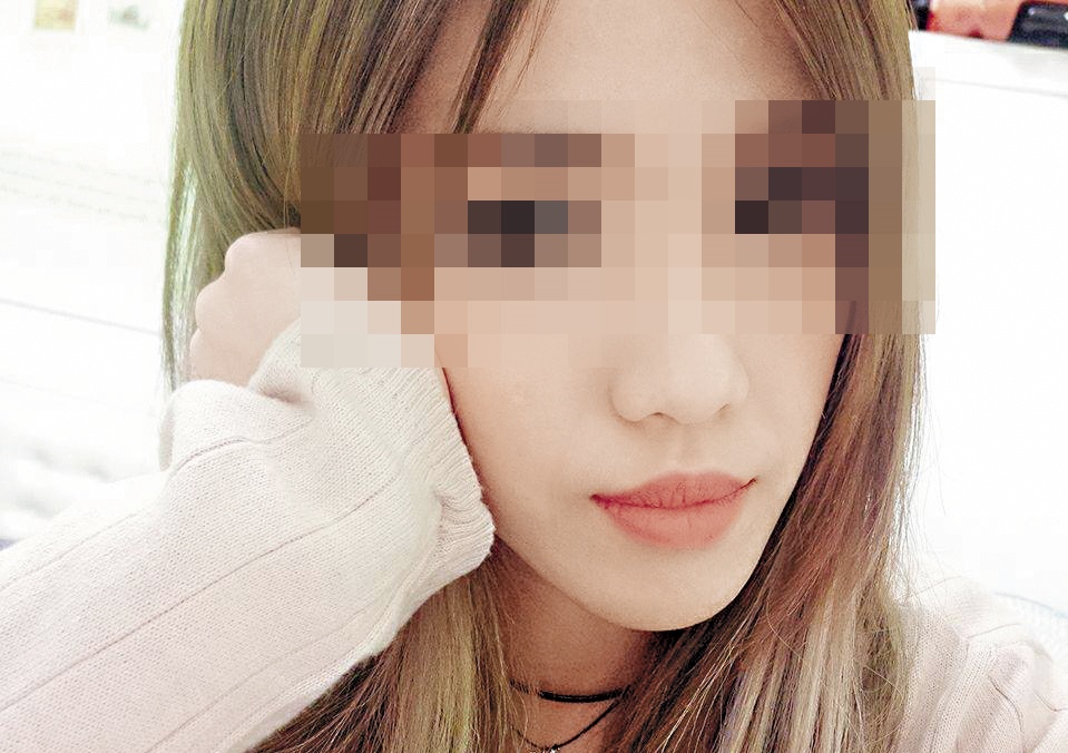 周女長相清秀，年紀輕輕卻有多次吸毒前科，此次的性愛影片外流事件也被懷疑和毒品有關。（翻攝周女臉書）