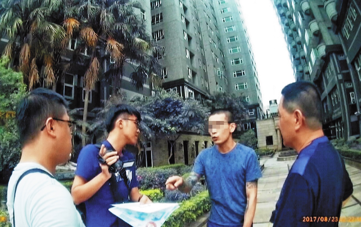 李姓富少獨居在豪華社區，卻因不繳房租而被逮捕。（翻攝畫面）