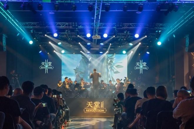 圖說：管弦樂團演出遊戲中經典的音樂，氣勢磅礡的為本次活動揭開序幕。