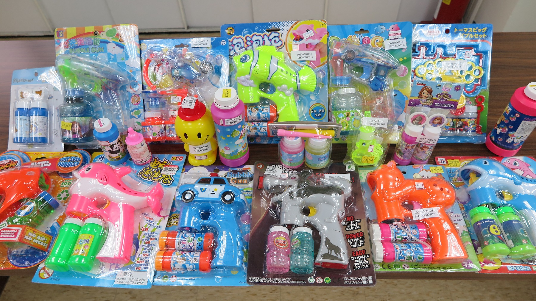 2件不合格的商品主要是生菌數超標，甚至還含有對人體傷害性較大的綠膿桿菌。