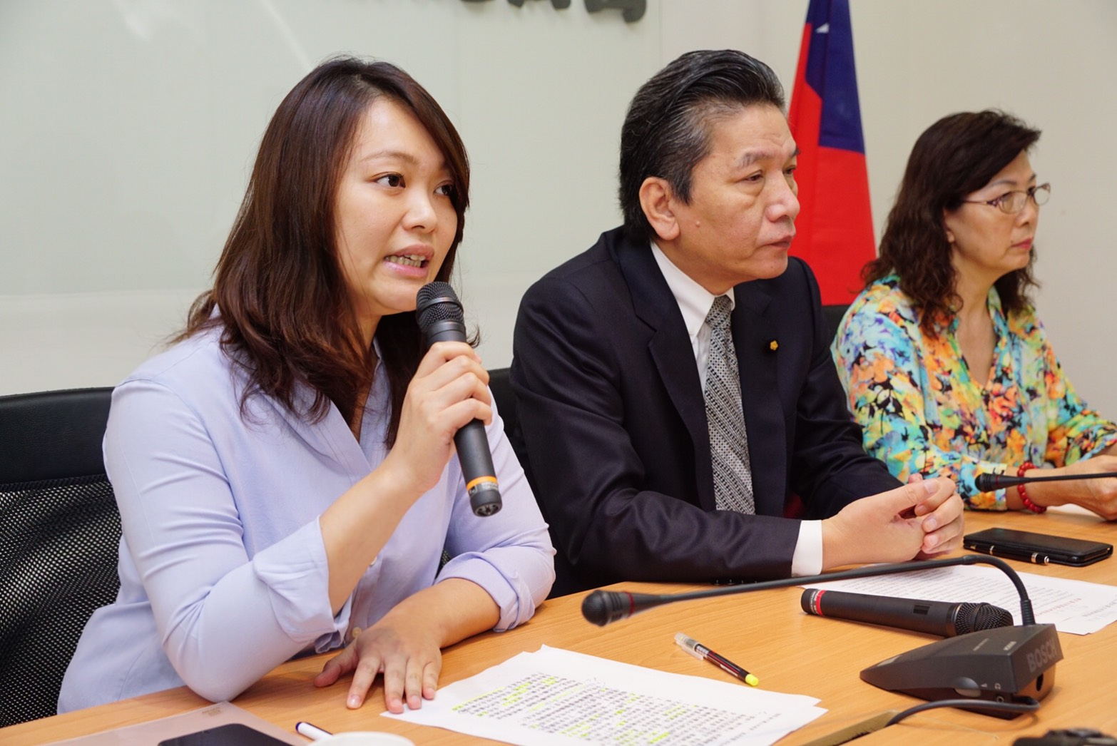 親民黨團今開記者會，將邀在野黨團研商是否對前瞻特別預算審查程序提出釋憲聲請。