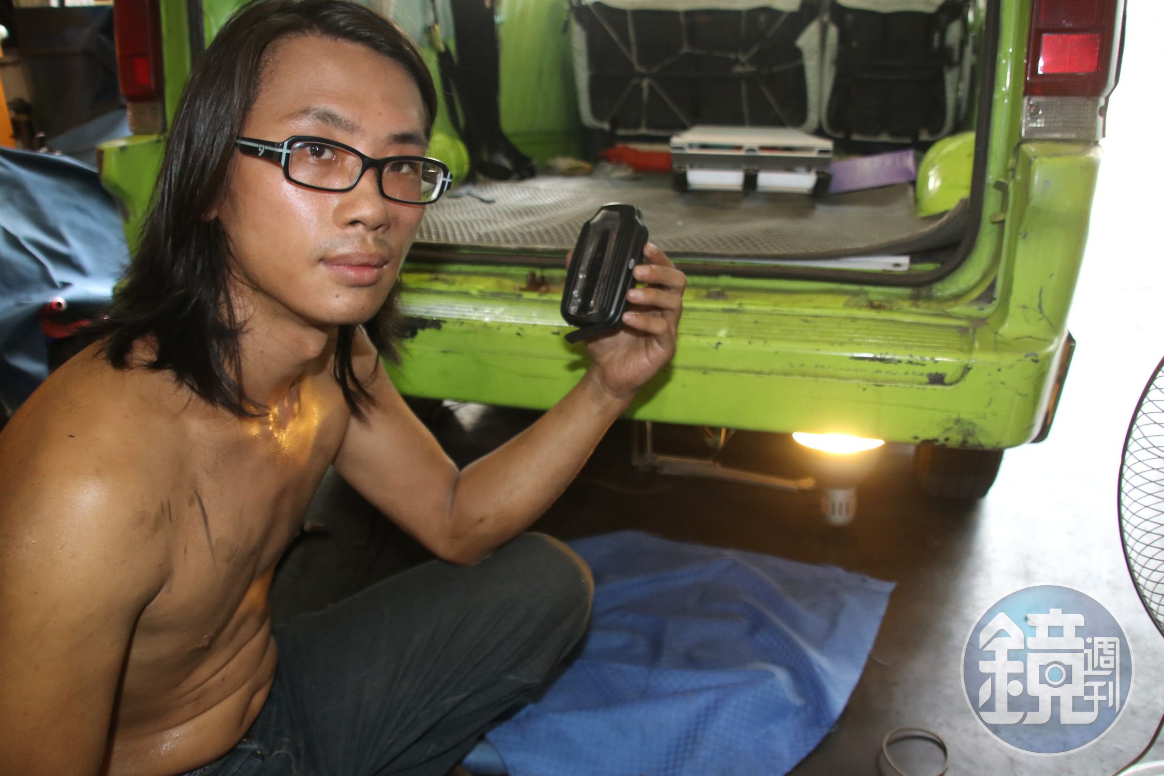 台灣國成員陳儀庭的自小客車被裝了GPS追蹤器。