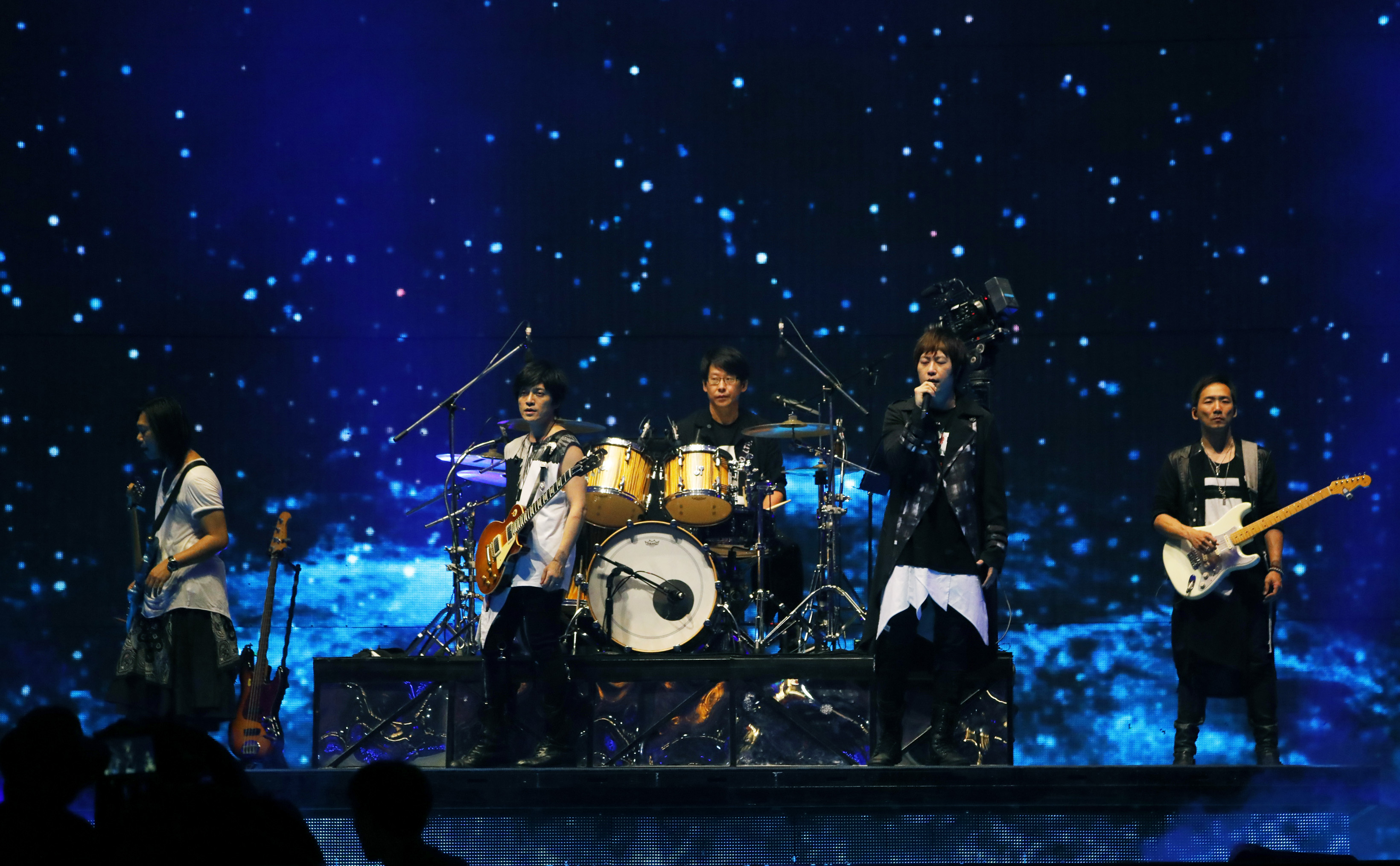 五月天宣佈「人生無限公司」演唱會11月將唱進北美、巡迴7個城市舉辦。