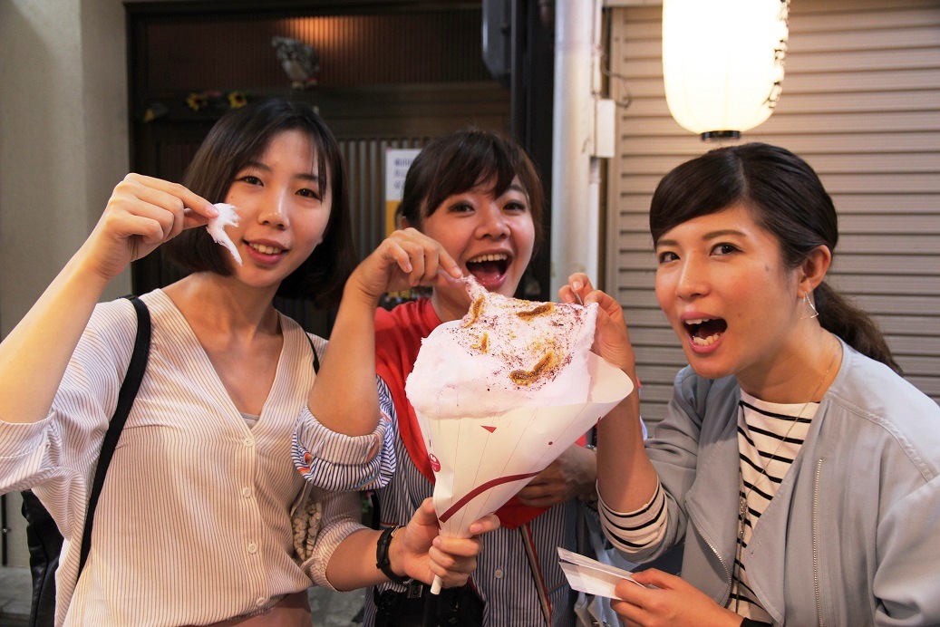 最近京都颳起一陣新式棉花糖風潮，吸引很多年輕旅客朝聖。