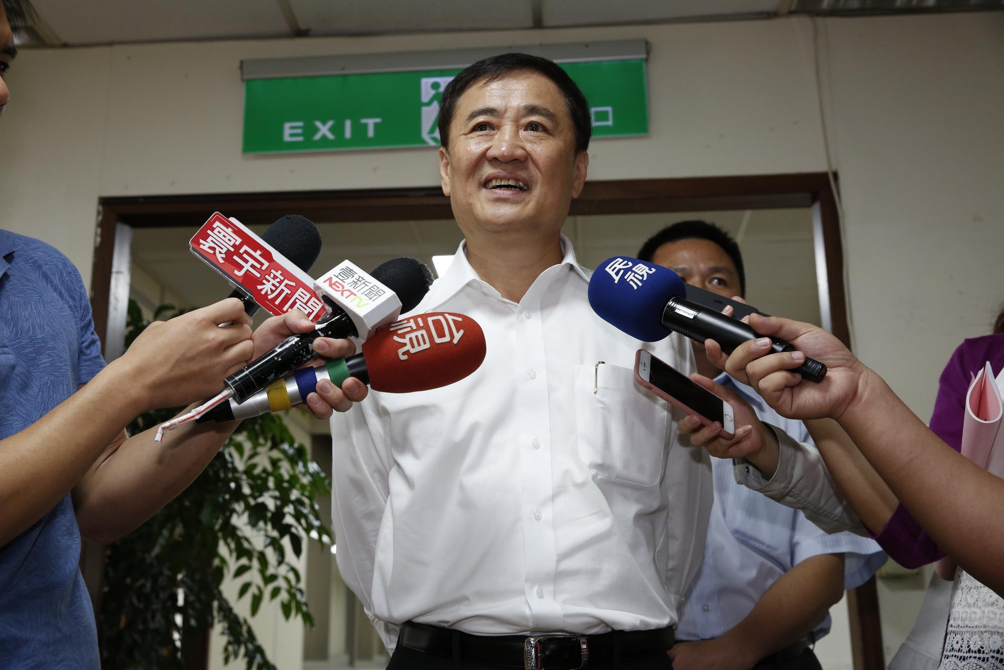 台北市副市長陳景峻（圖），曾在世大運前被綠營黨政高層徵詢回新北市參選意願。