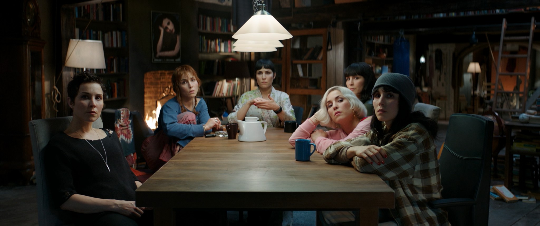 歐蜜瑞佩斯一人分飾個性迥異的七姊妹（圖中老大星期一不在場），難度高到她差點崩潰，拍完後把自己關起來3週不見人。