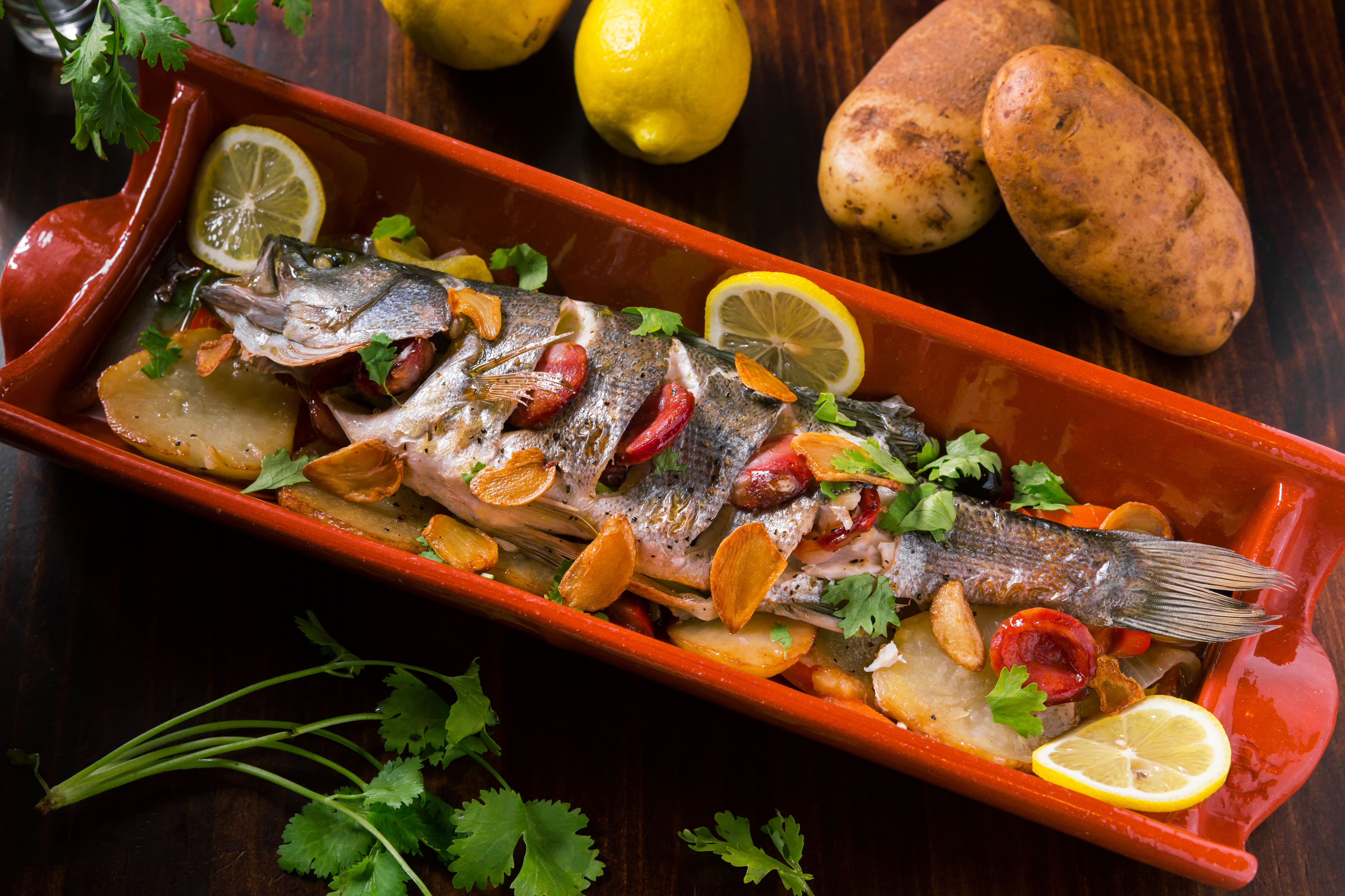 「葡式燒焗鱸魚」是澳門土生葡人家庭聚會常出現的大菜。