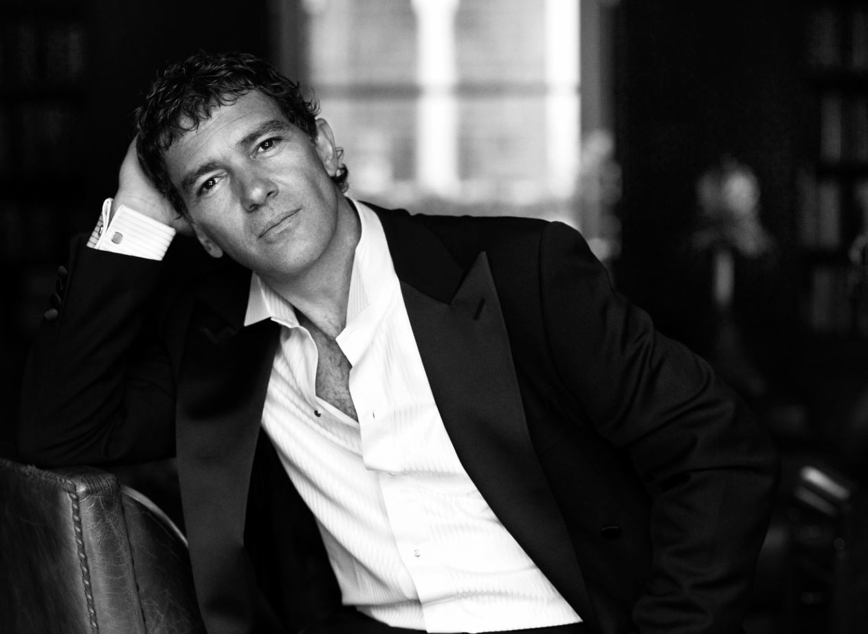 男星安東尼奧班德拉斯，被相中演出20世紀最具影響力的藝術家畢卡索，他與畢卡索都是西班牙人，兩人在外型上也有幾分相似。