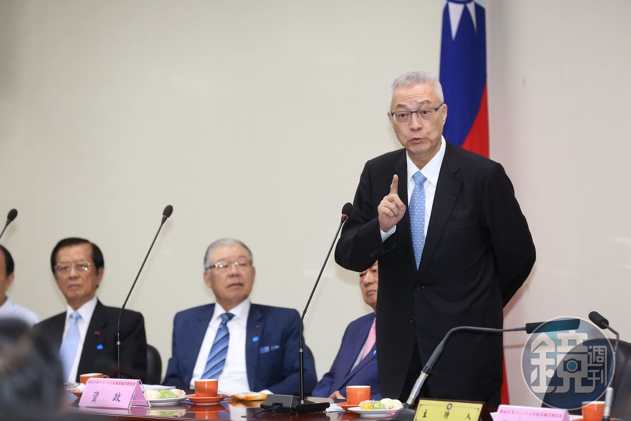 新任閣揆賴清德宣布將調整一例一休，吳敦義（圖右）表示相當期待。