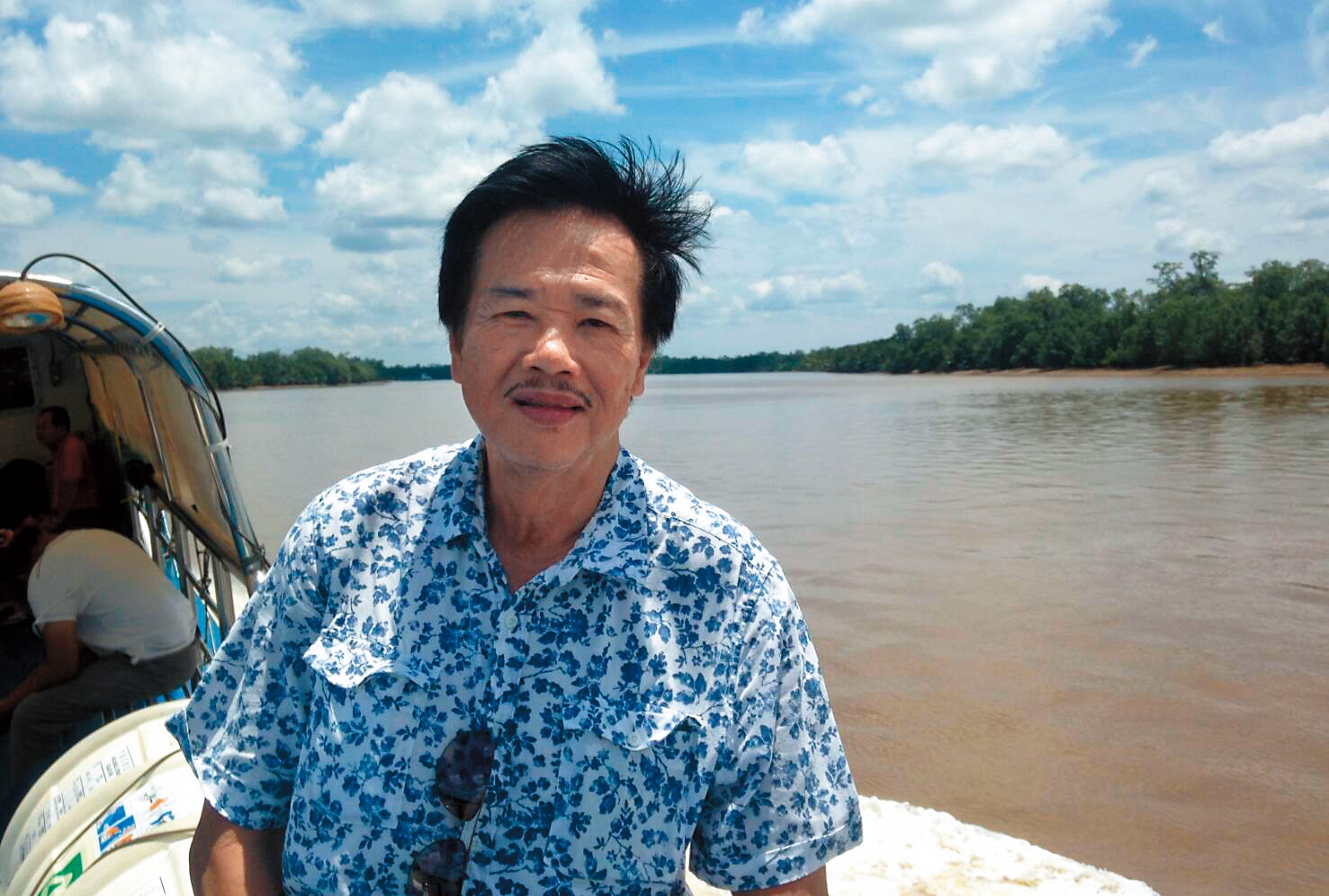 2015年，李永平終於回到闊別30年的故鄉沙勞越，可惜物非人亦非，熟悉的熱帶雨林也已被砍伐殆盡。 （李永平提供）