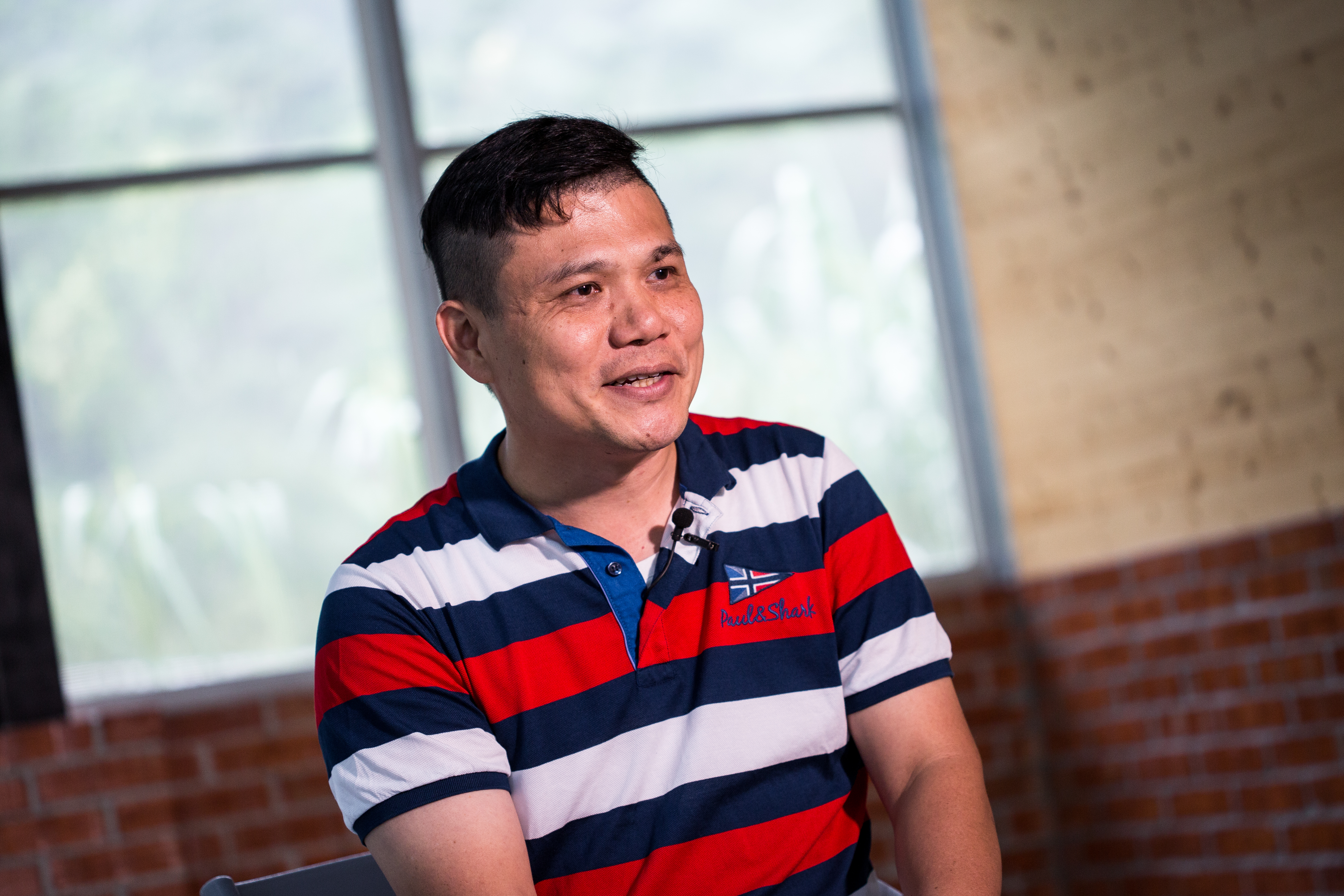 江振德養雞之外，也養過牛和豬，從家畜身上的寄生蟲體認出不能太貪心和自滿的道理。