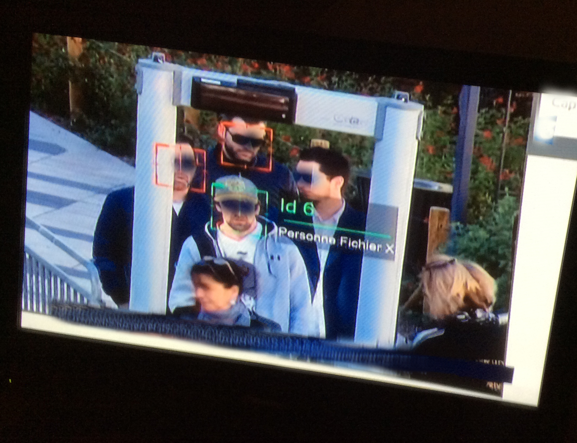 臉部辨識技術進展神速,除了維安應用,甚至可能牽動平權和人際關係。(東方IC)