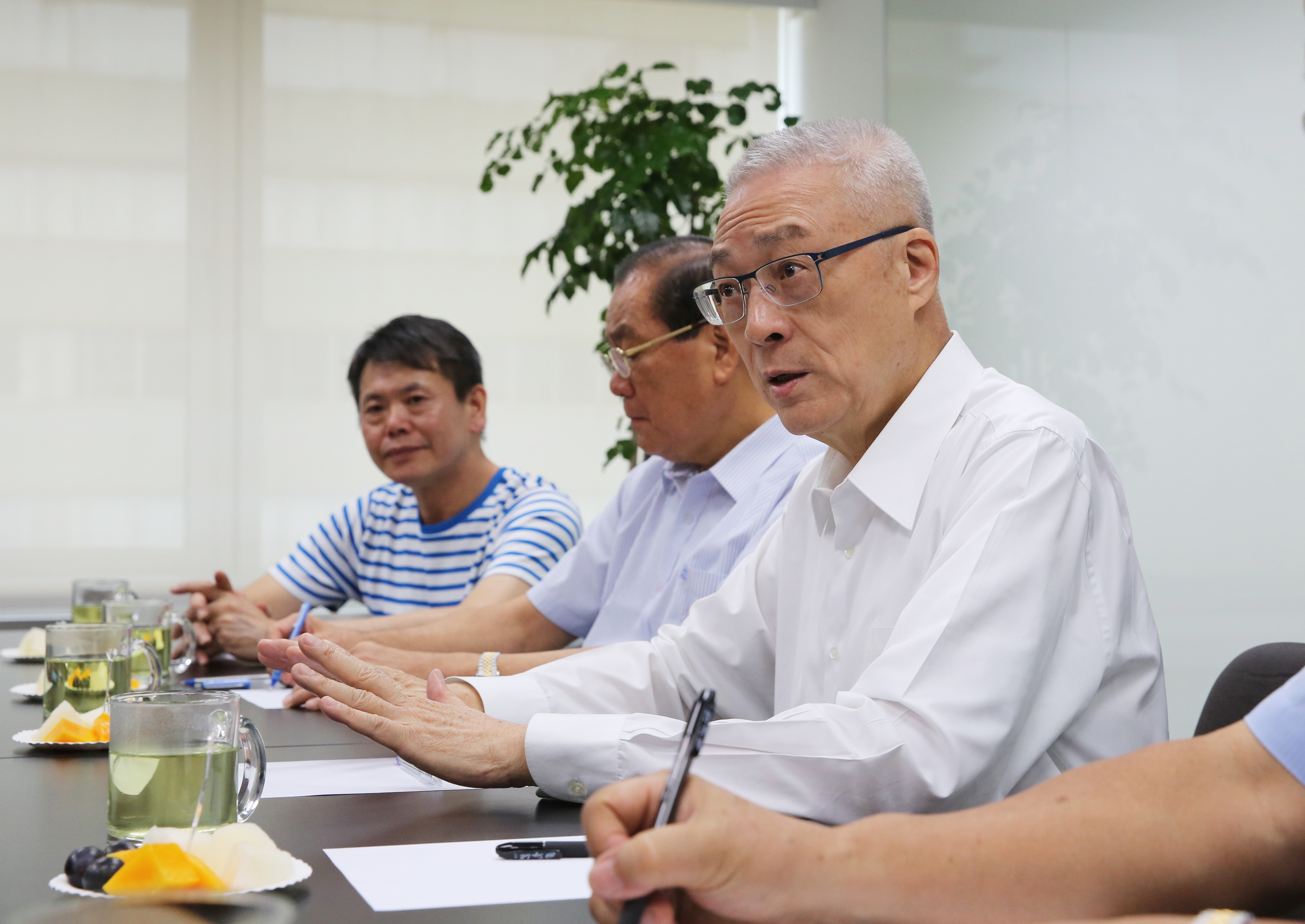 吳敦義是傳統政治人物,他在接任國民黨主席之後非常重視輿情,要新媒體部放手去做。