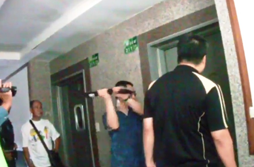 李威德是蘆竹當地頭痛人物,房東寧可門被撬壞也希望將他逮捕到案。