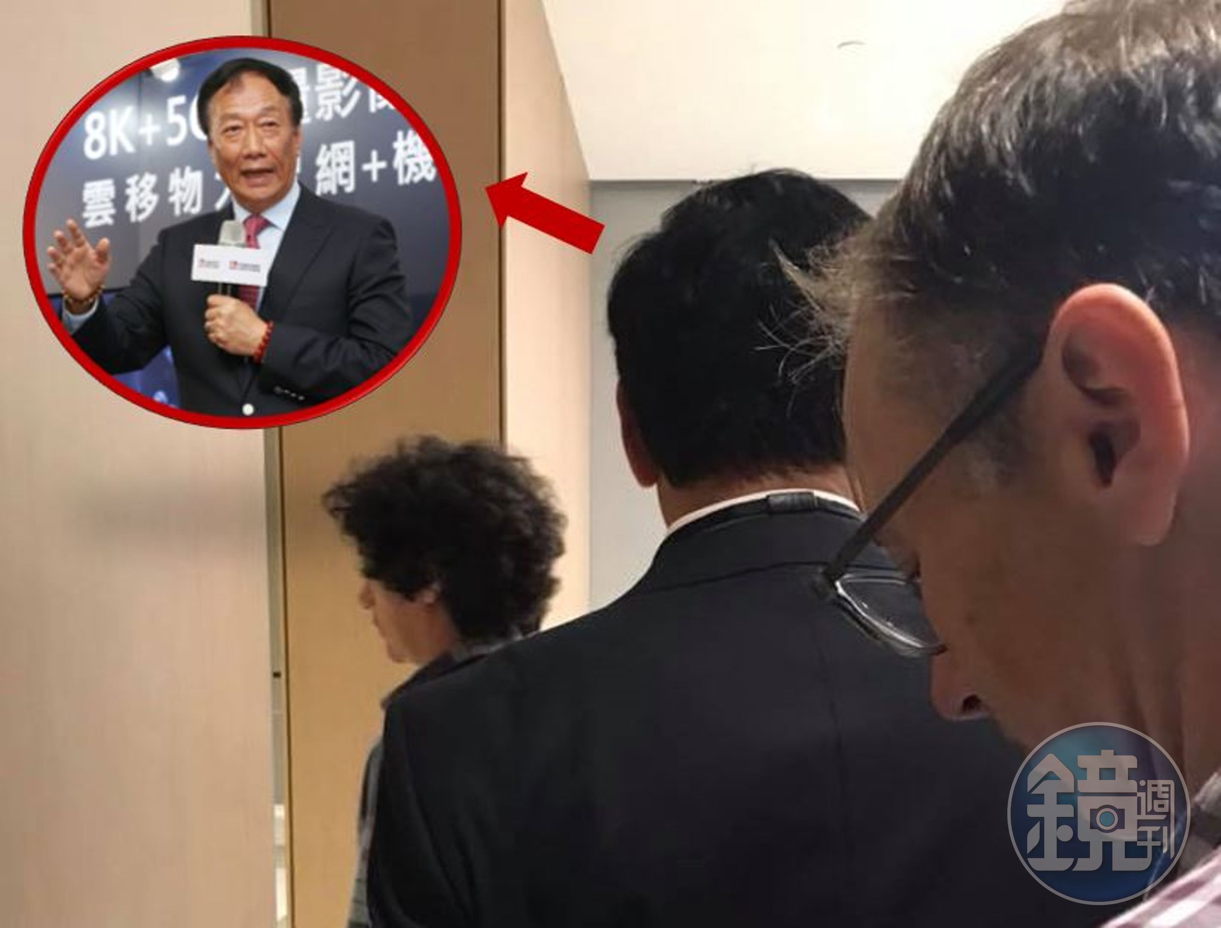 郭台銘悄悄現身賈伯斯劇院，被台灣媒體拍到他的背影。（圖片來源：mashdigi.com）