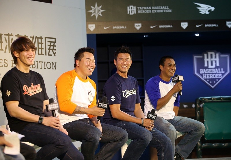 張憲銘3年前主辦「夢想超極限棒球英雄展」，集合陽岱鋼（左起）、 郭泓志 、王建民、陳金鋒4位大咖參與，讓球迷為之瘋狂。（展逸國際行銷提供）