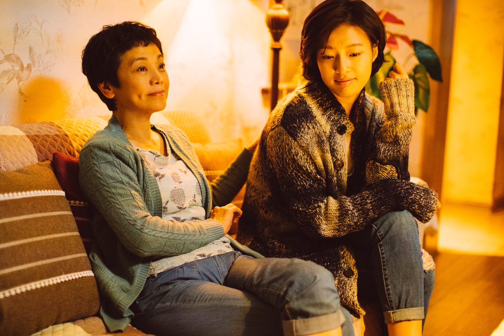 張艾嘉與郎月婷在《相愛相親》中飾演母女。