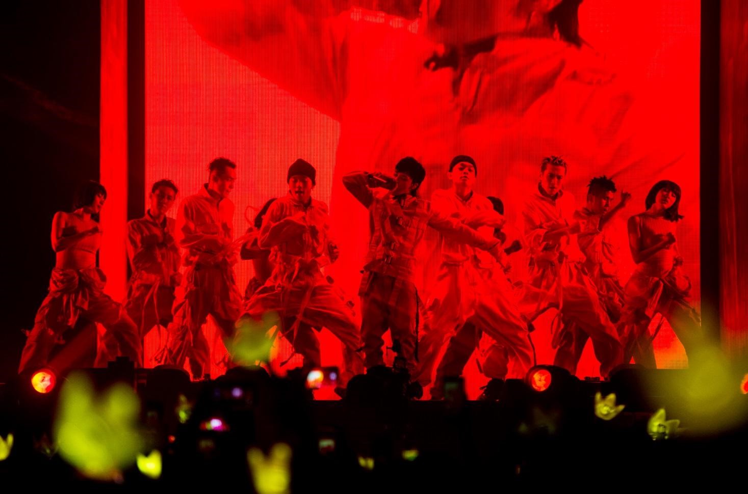 GD於10月8日南港展覽館的《ACTIII, M.O.T.T.E》演唱會，宣布本週六中午12點正式開賣。